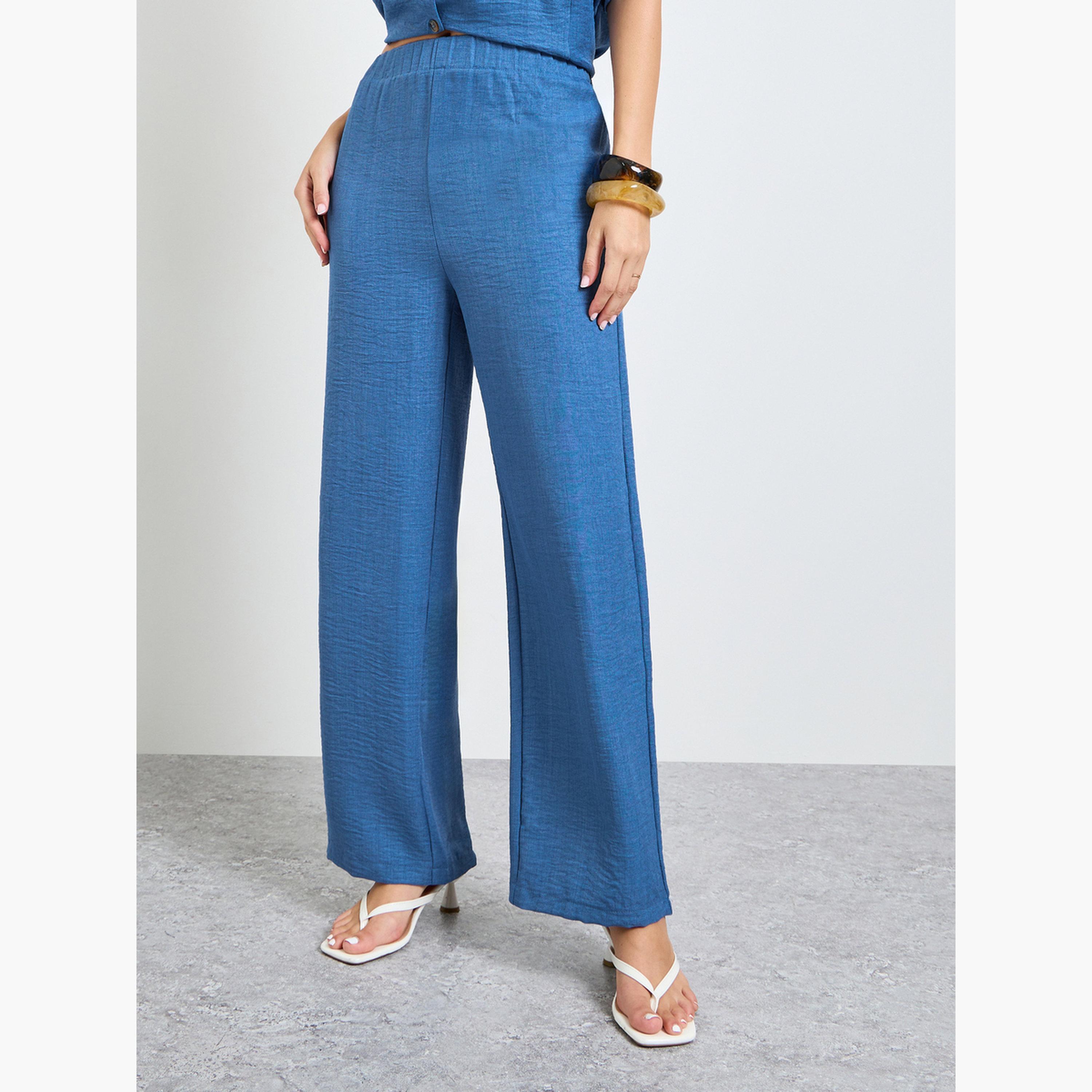 طقم ملابس محتشمة من بنطال وقميص بقصة مريحة-women-clothing-coordsets-image-5