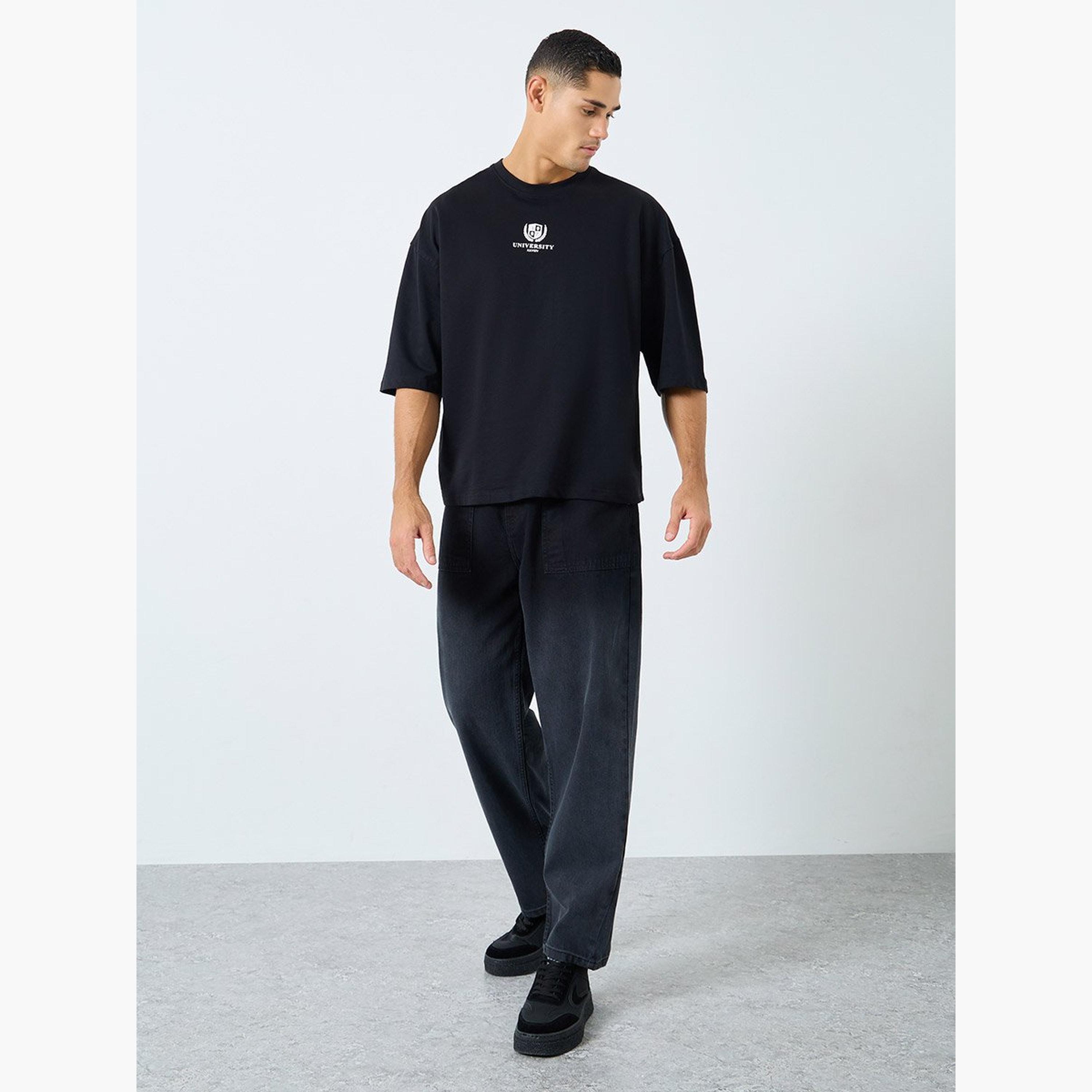 ستايلي - تي شيرت مطبوع مقصوص بقصّة مربعة ورقبة دائرية-men-clothing-tshirtsandpolos-tshirts-image-2