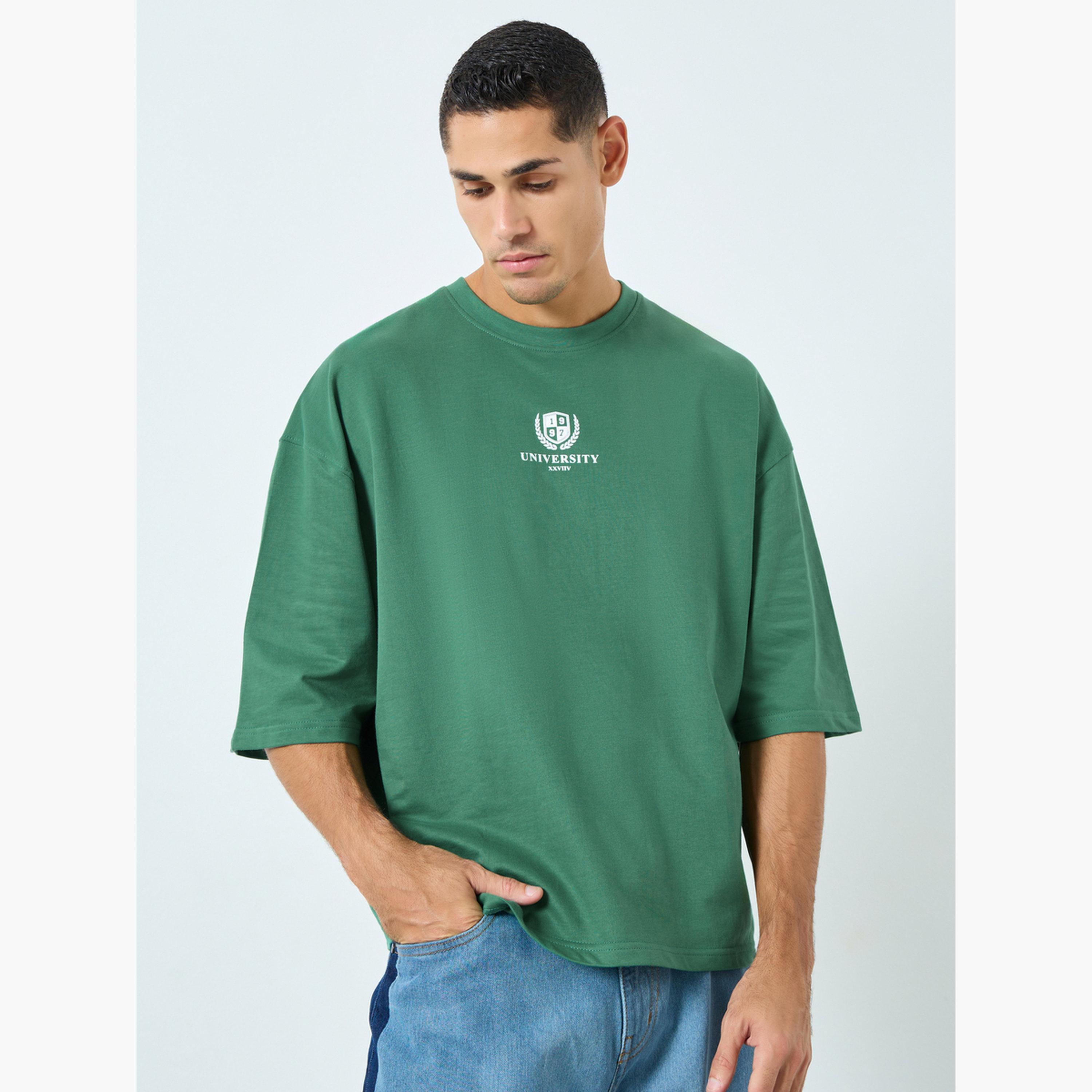 تيشيرت بقصة مربعة وطبعة جرافيك للرجال-men-clothing-tshirtsandpolos-tshirts-image-1