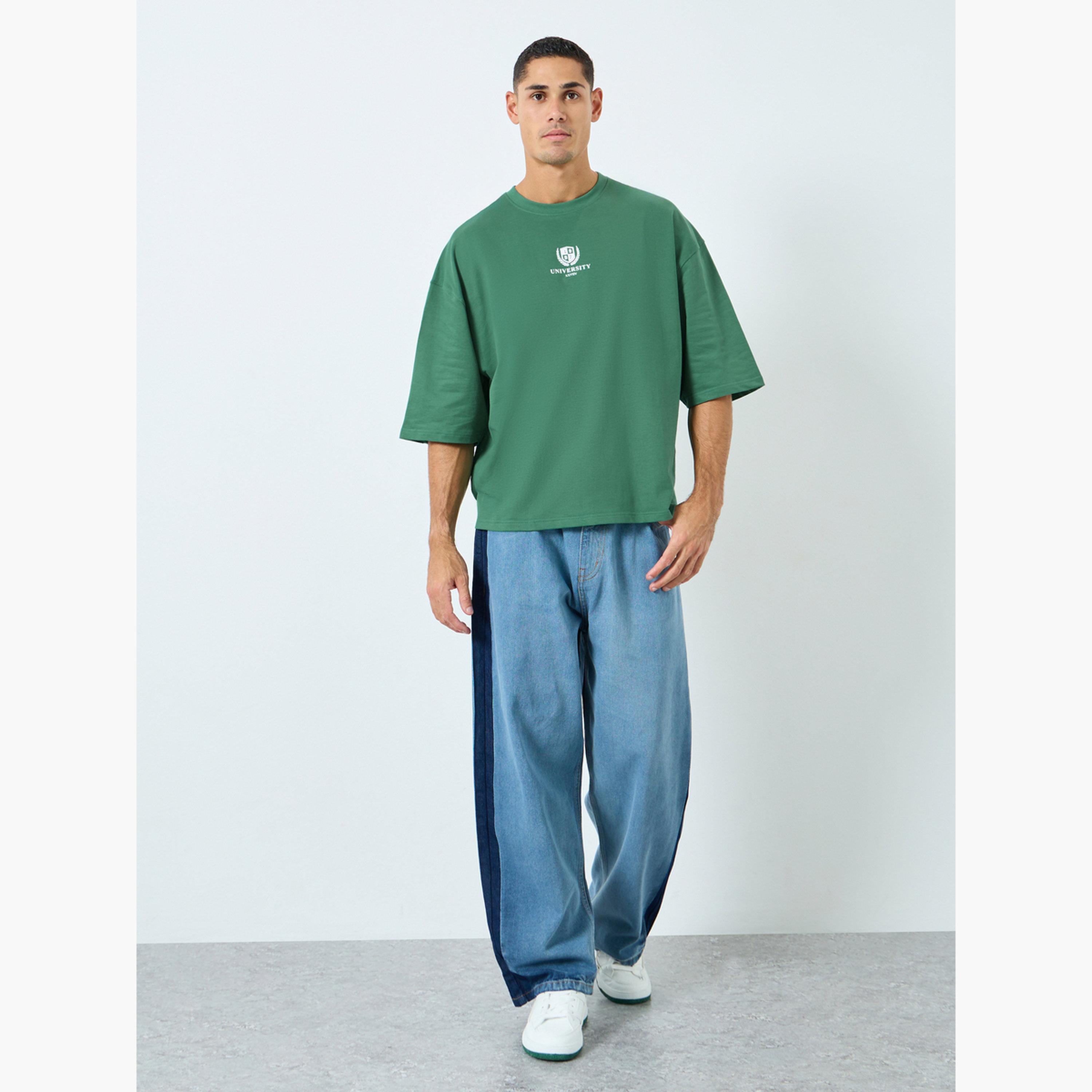 تيشيرت بقصة مربعة وطبعة جرافيك للرجال-men-clothing-tshirtsandpolos-tshirts-image-2