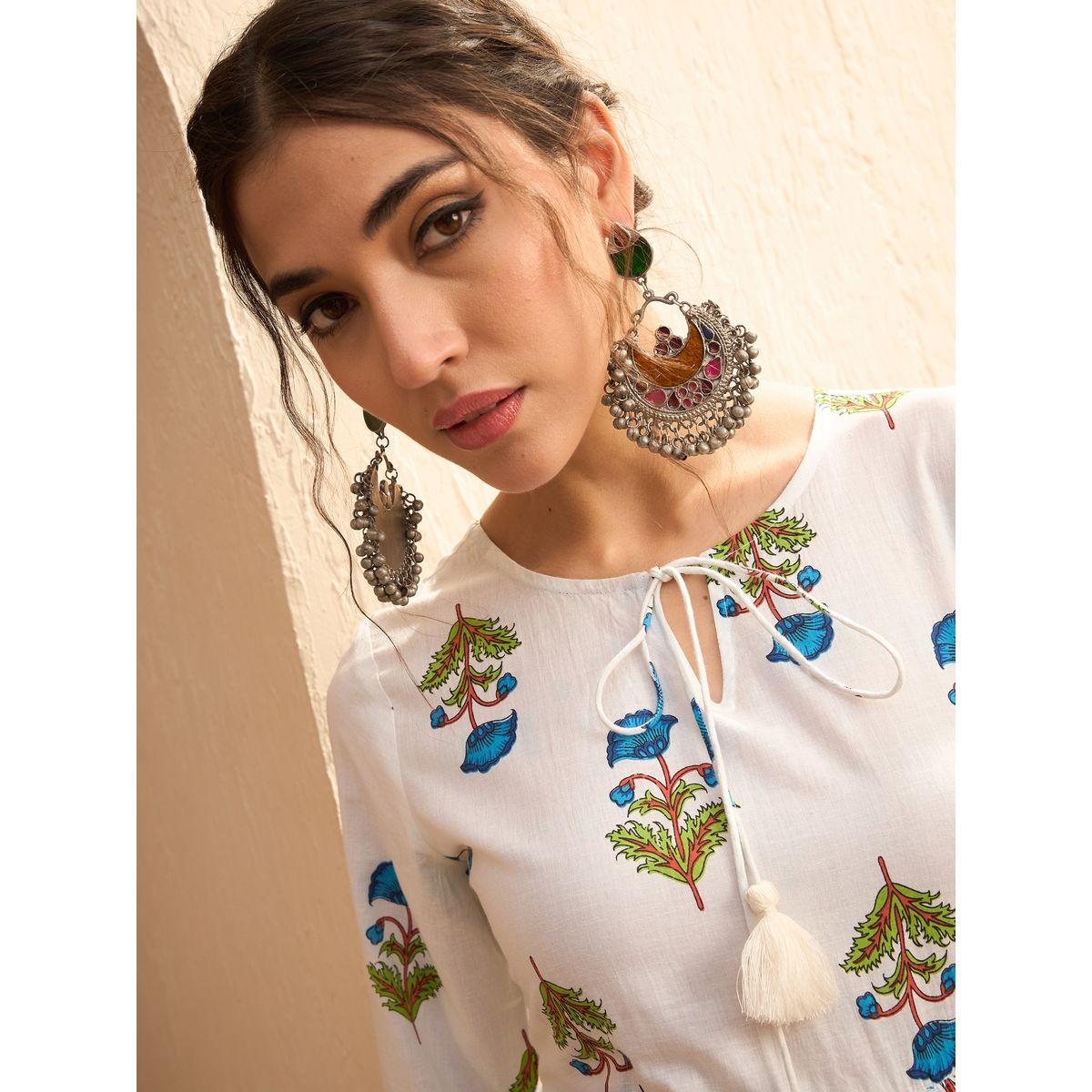 Sassafras White Floral Front Dori Gathered Kurta-women-clothing-ethnicwear-kurtas-image-4