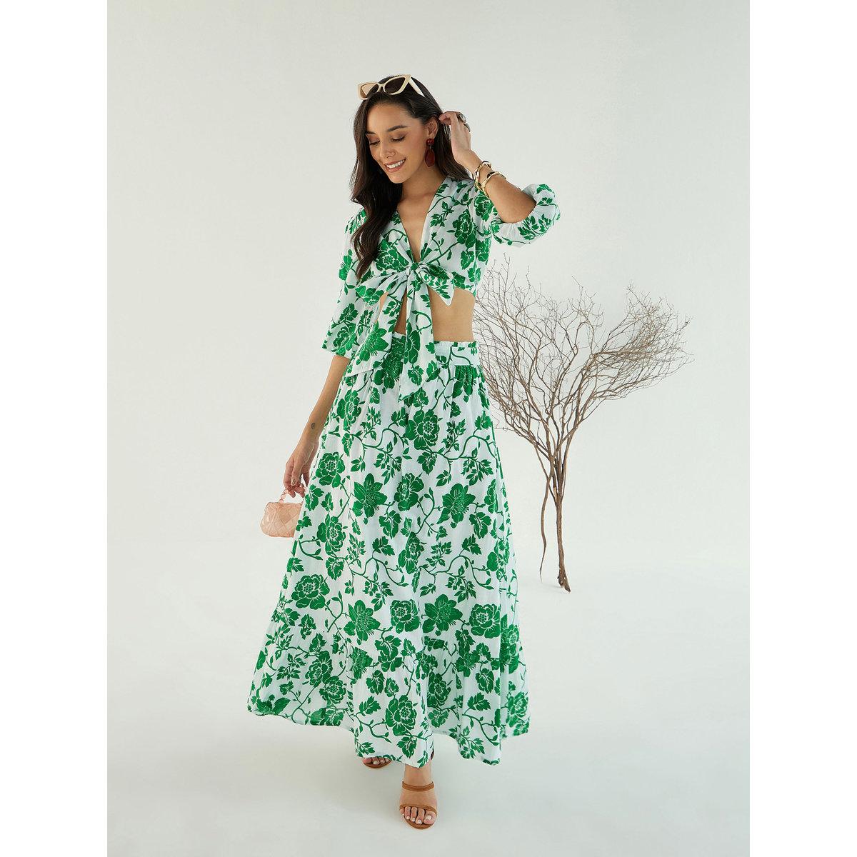 طقم منسق من بلوزة قصيرة وتنورة طويلة-women-clothing-coordsets-image-1
