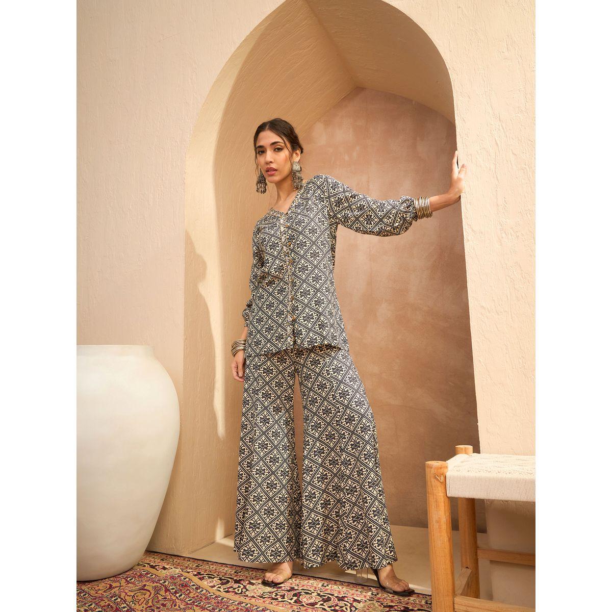 طقم منسق من بنطال بالازو وبلوزة مُطبعة بالكامل-women-clothing-coordsets-image-2