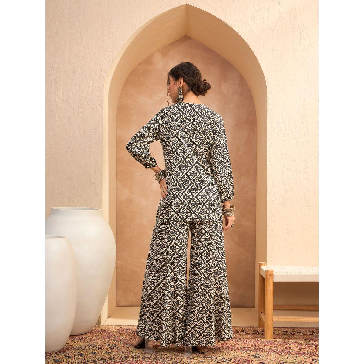 طقم منسق من بنطال بالازو وبلوزة مُطبعة بالكامل-women-clothing-coordsets-image-6