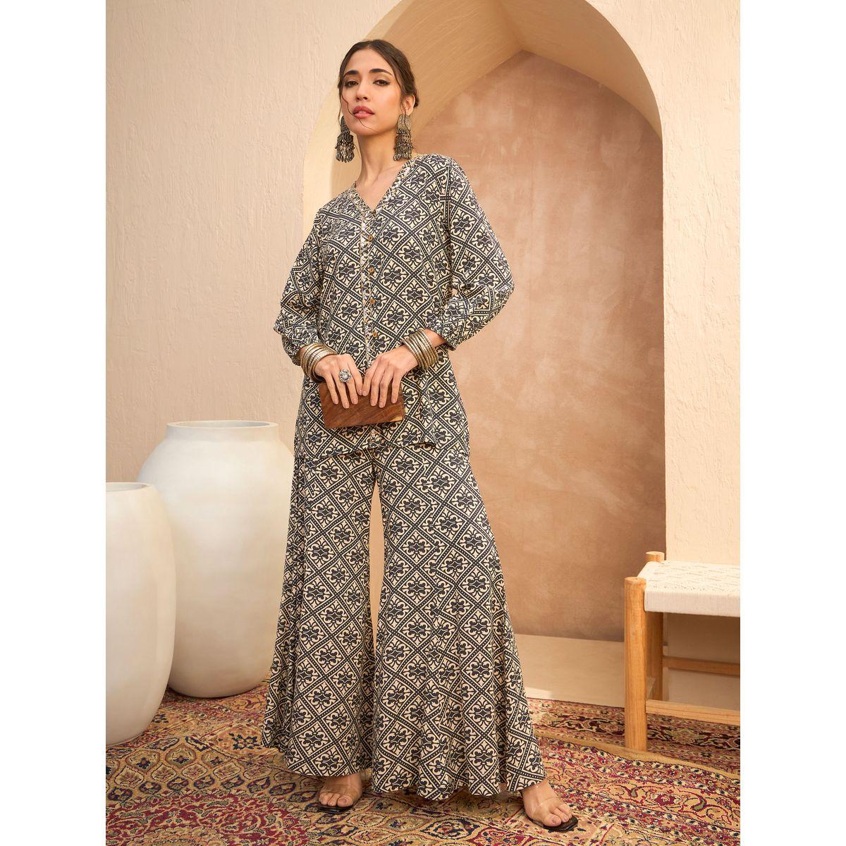 طقم منسق من بنطال بالازو وبلوزة مُطبعة بالكامل-women-clothing-coordsets-image-9