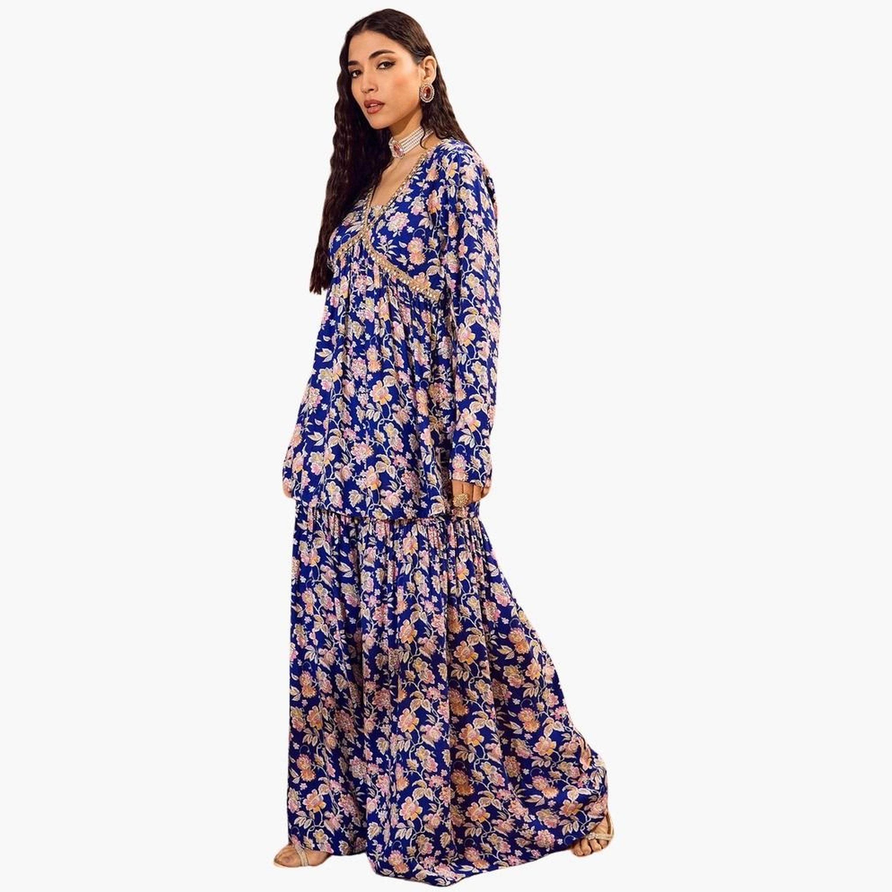 ساسافراس - بلوزة بيبلوم كامبريك زرقاء مزهرّة مع بنطال شرارا للنساء-women-clothing-coordsets-image-5