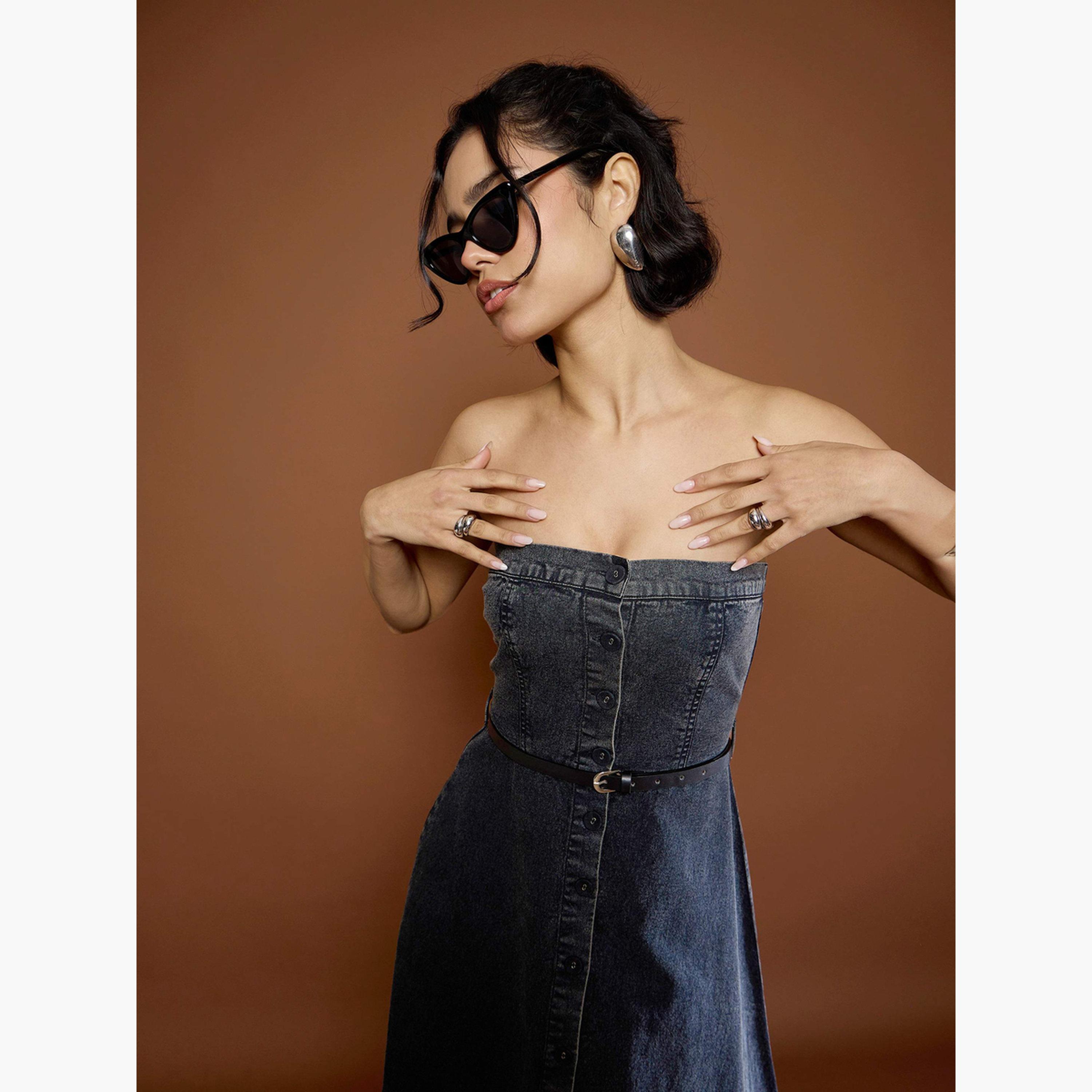 ساسافراس - فستان ميدي من قماش الدنيم الأسود المغسول بفتحة رقبة على شكل شريط-women-clothing-dresses-image-2