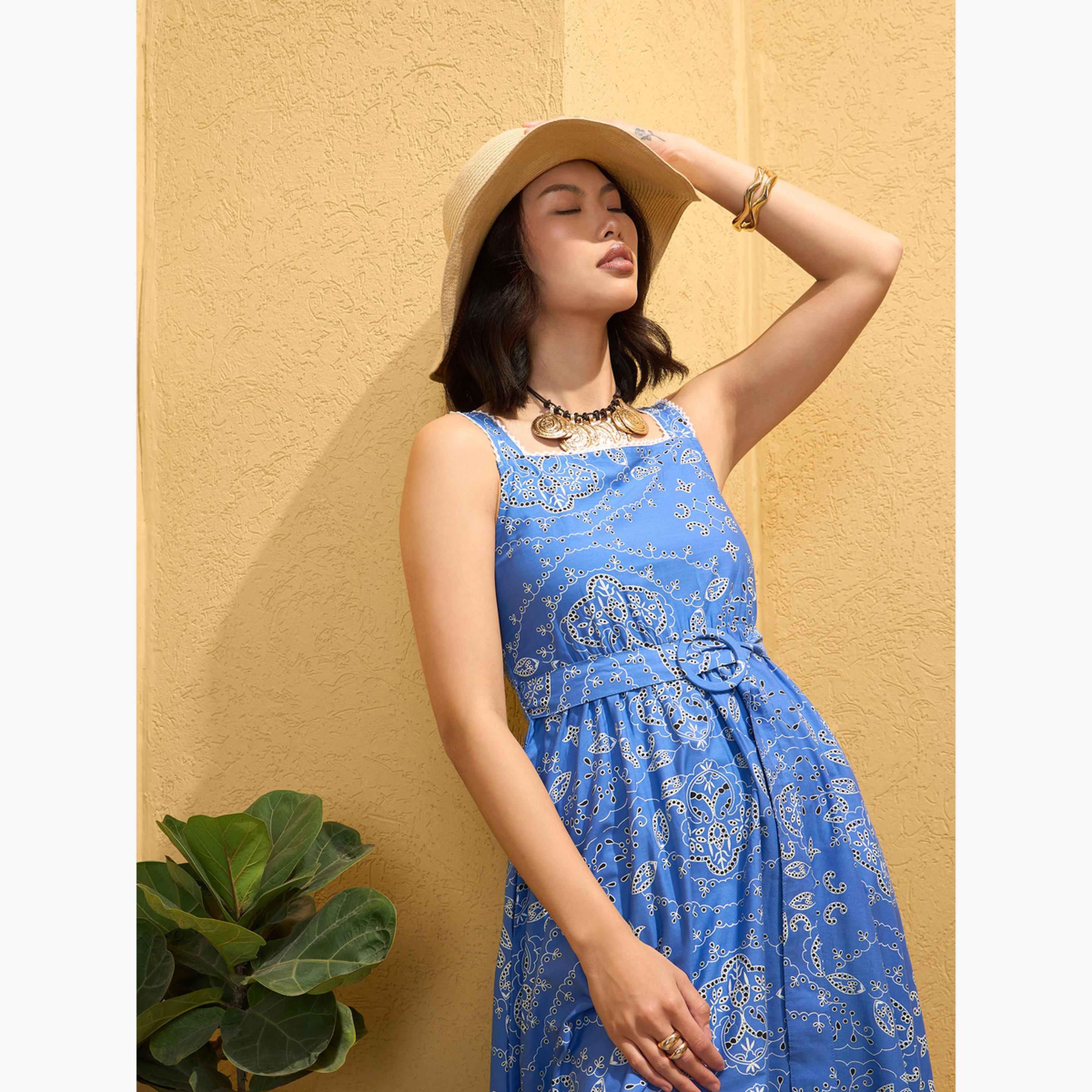 ساسافراس - فستان ميدي بطبعة زهور زرقاء وحمالات-women-clothing-dresses-image-2