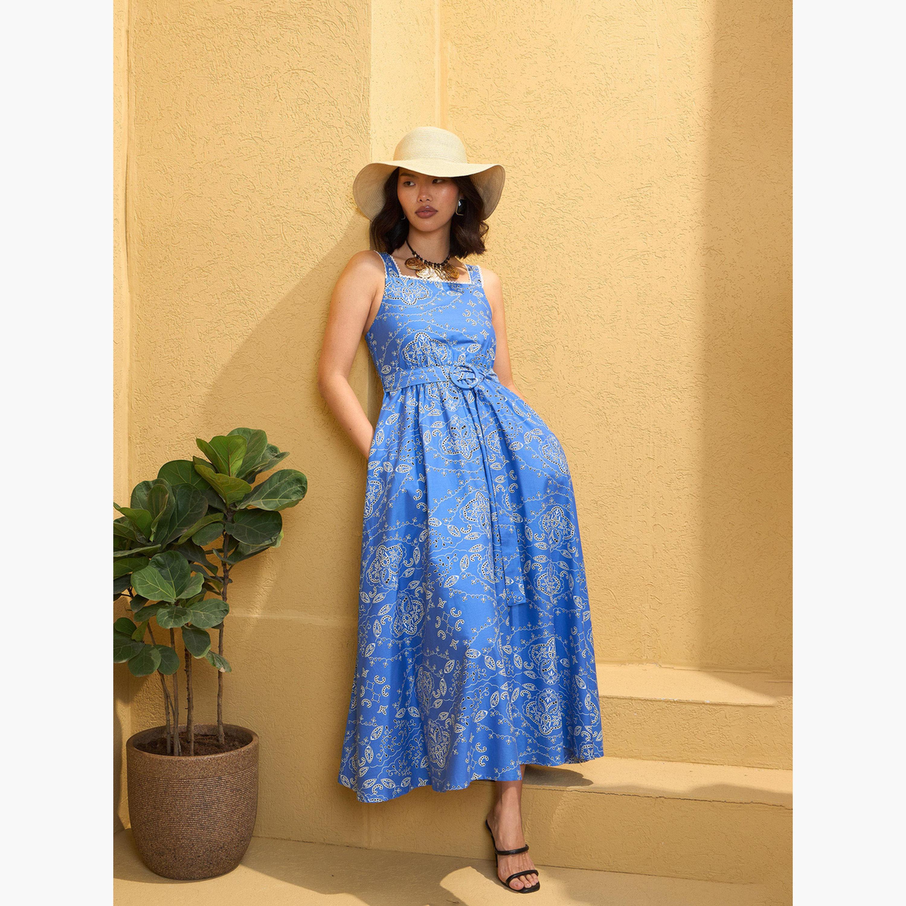 ساسافراس - فستان ميدي بطبعة زهور زرقاء وحمالات-women-clothing-dresses-image-5