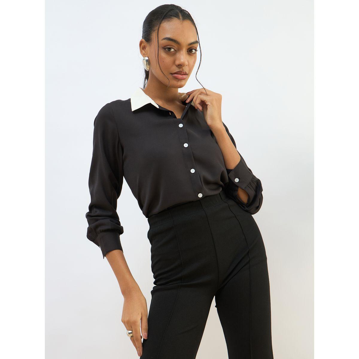بلوزة بقصة عادية وتفاصيل أزرار مع ياقة مُتباينة-women-clothing-shirtsandblouses-shirts-image-7