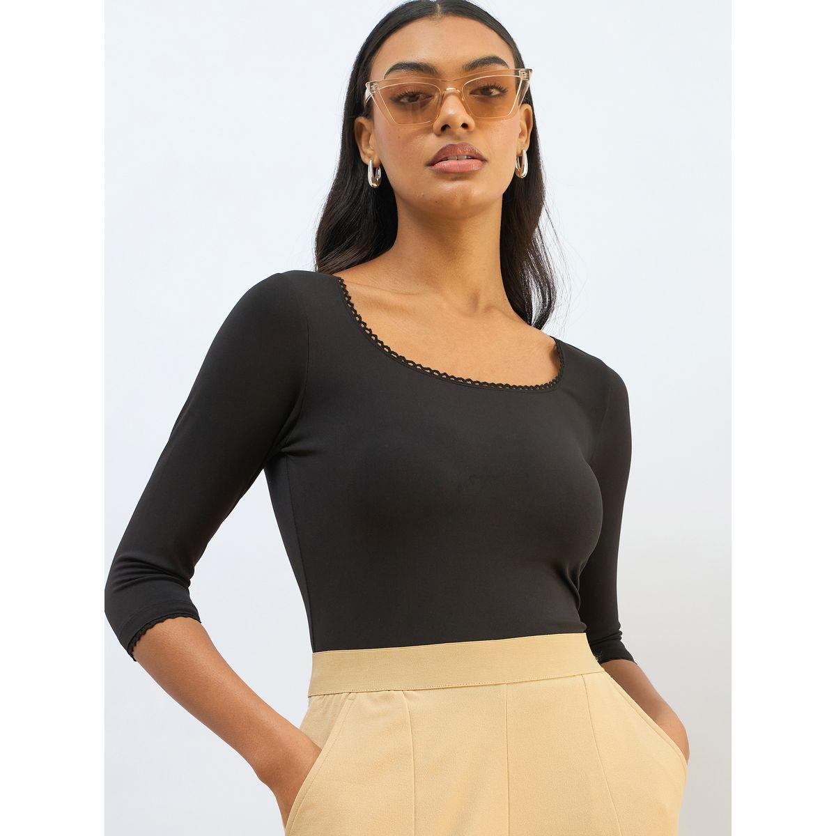 بلوزة قصيرة محبوكة بتفاصيل-women-clothing-tshirts-image-1
