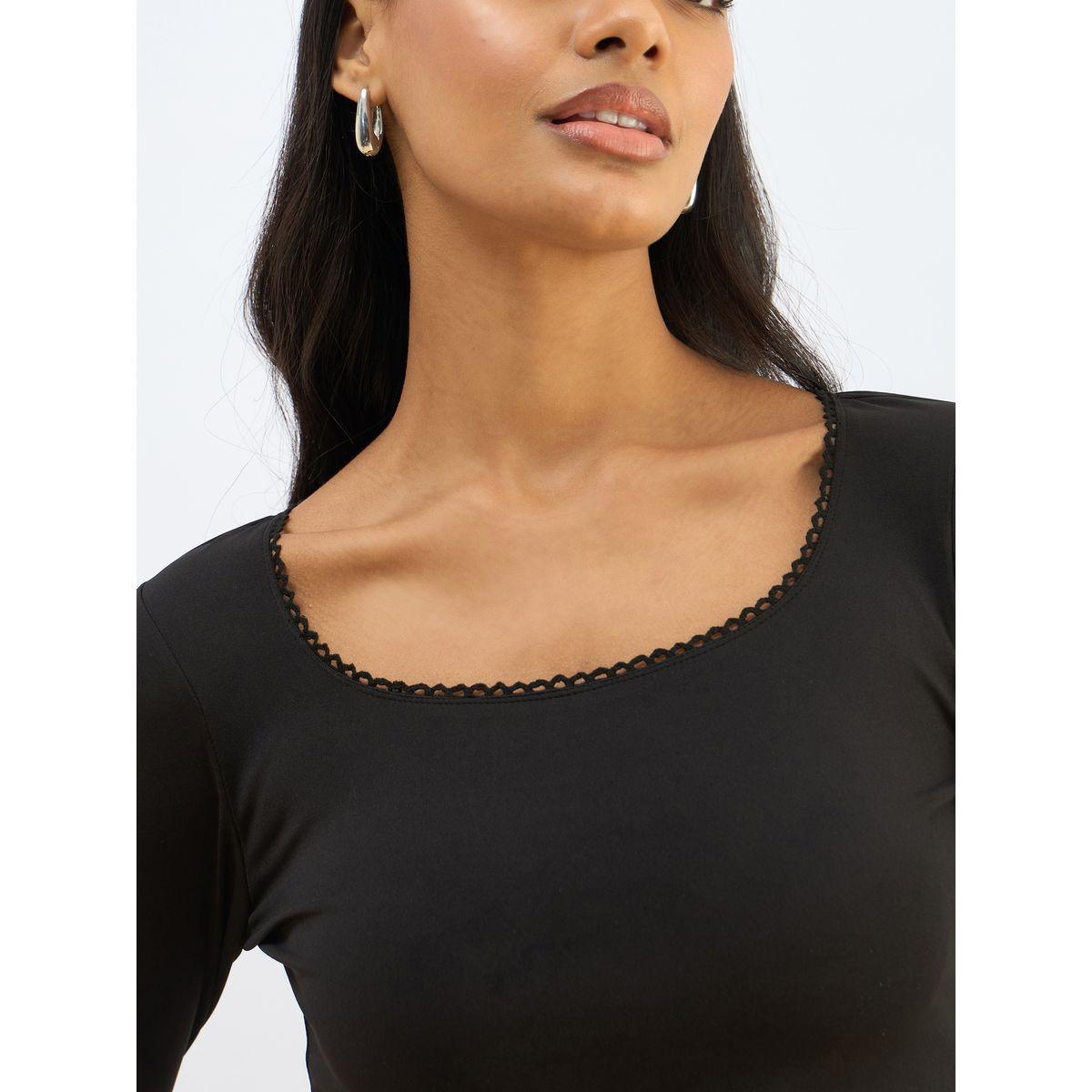 بلوزة قصيرة محبوكة بتفاصيل-women-clothing-tshirts-image-4