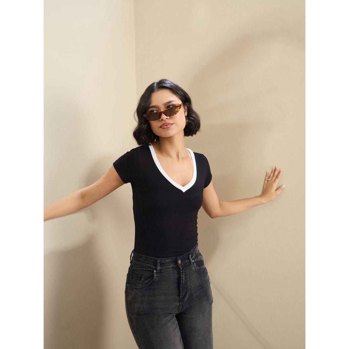 تيشيرت قصير بياقة عميقة-women-clothing-tshirts-image-2