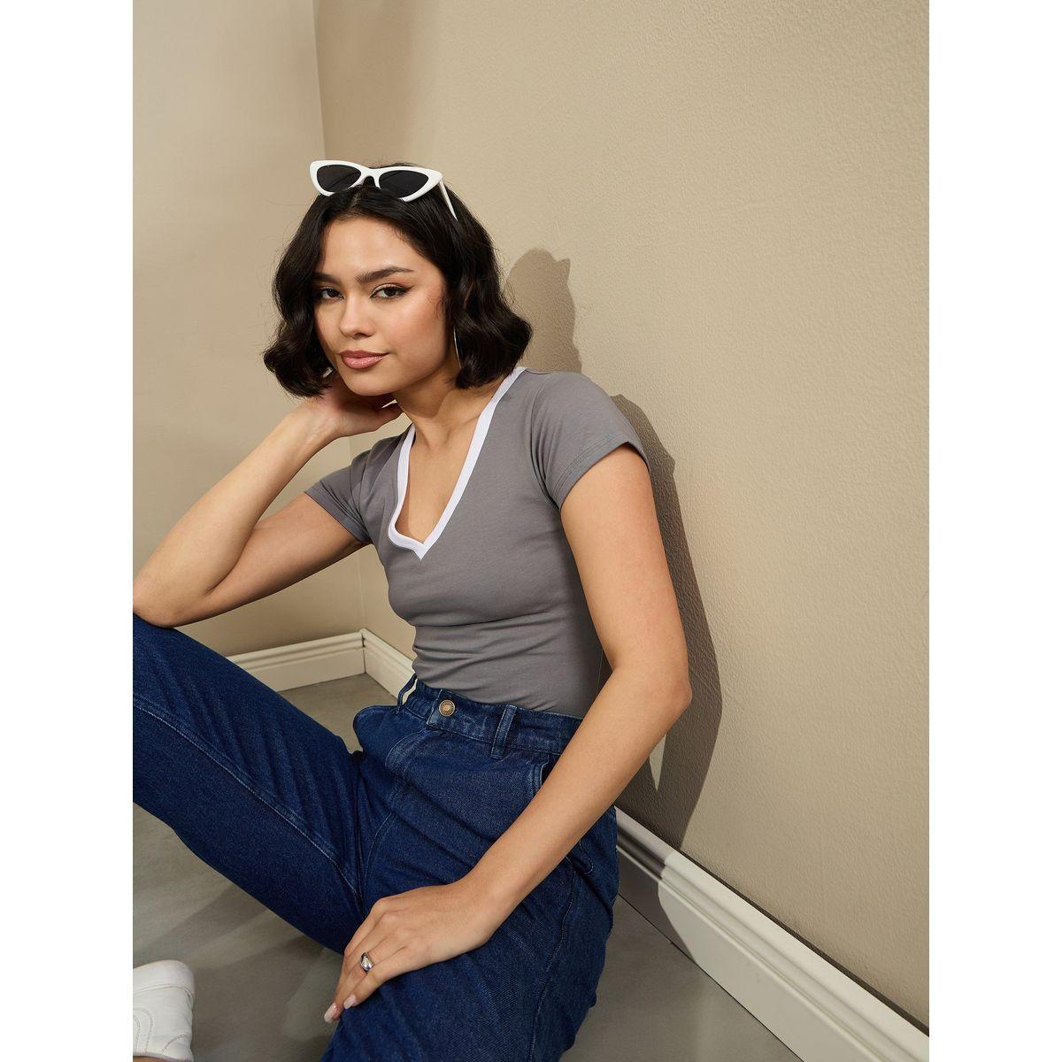 تيشيرت قصير بياقة عميقة-women-clothing-tshirts-image-7