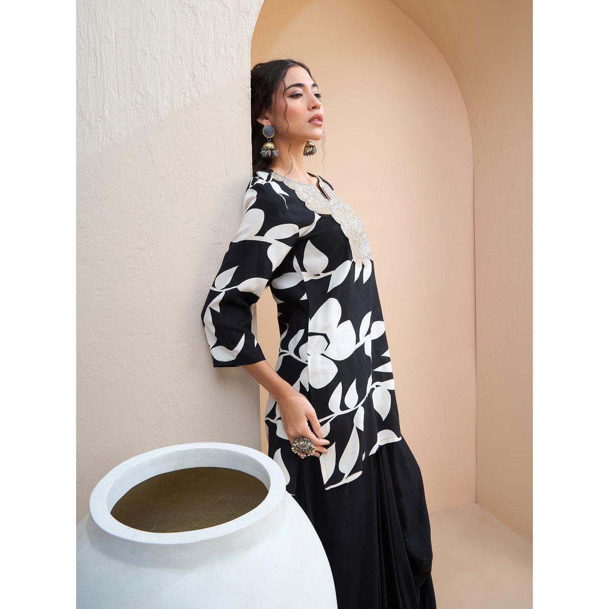طقم من كورتا بتفاصيل مُطرزة وتنورة دوتي-women-clothing-ethnicwear-kurtasets-image-8