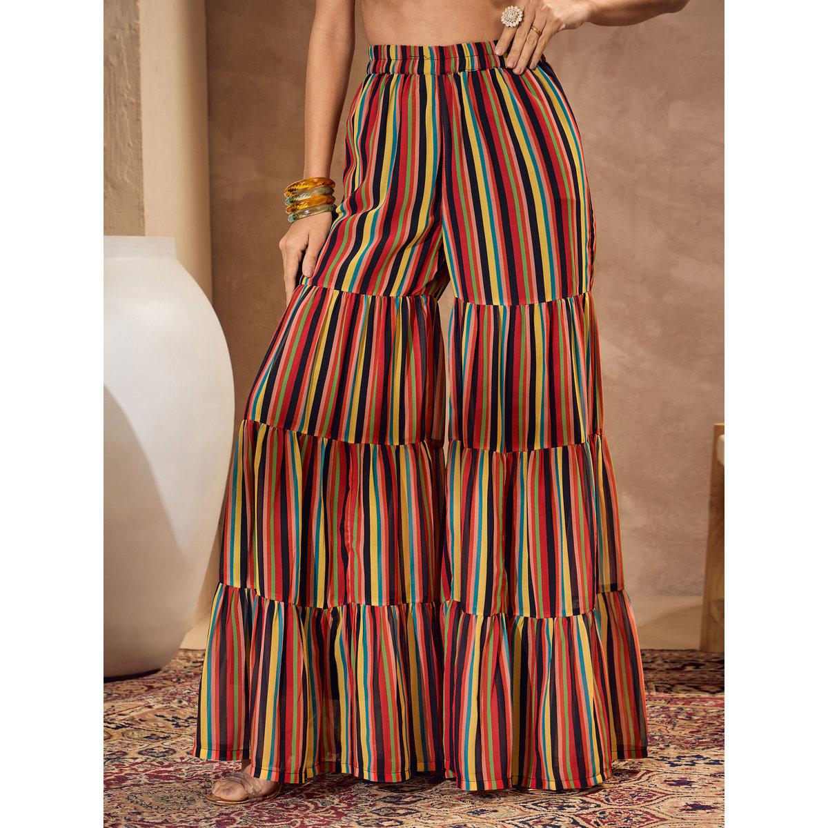 طقم من كورتا بطبعة زهور وبنطال شرارة بتفاصيل كسرات-women-clothing-ethnicwear-kurtasets-image-11