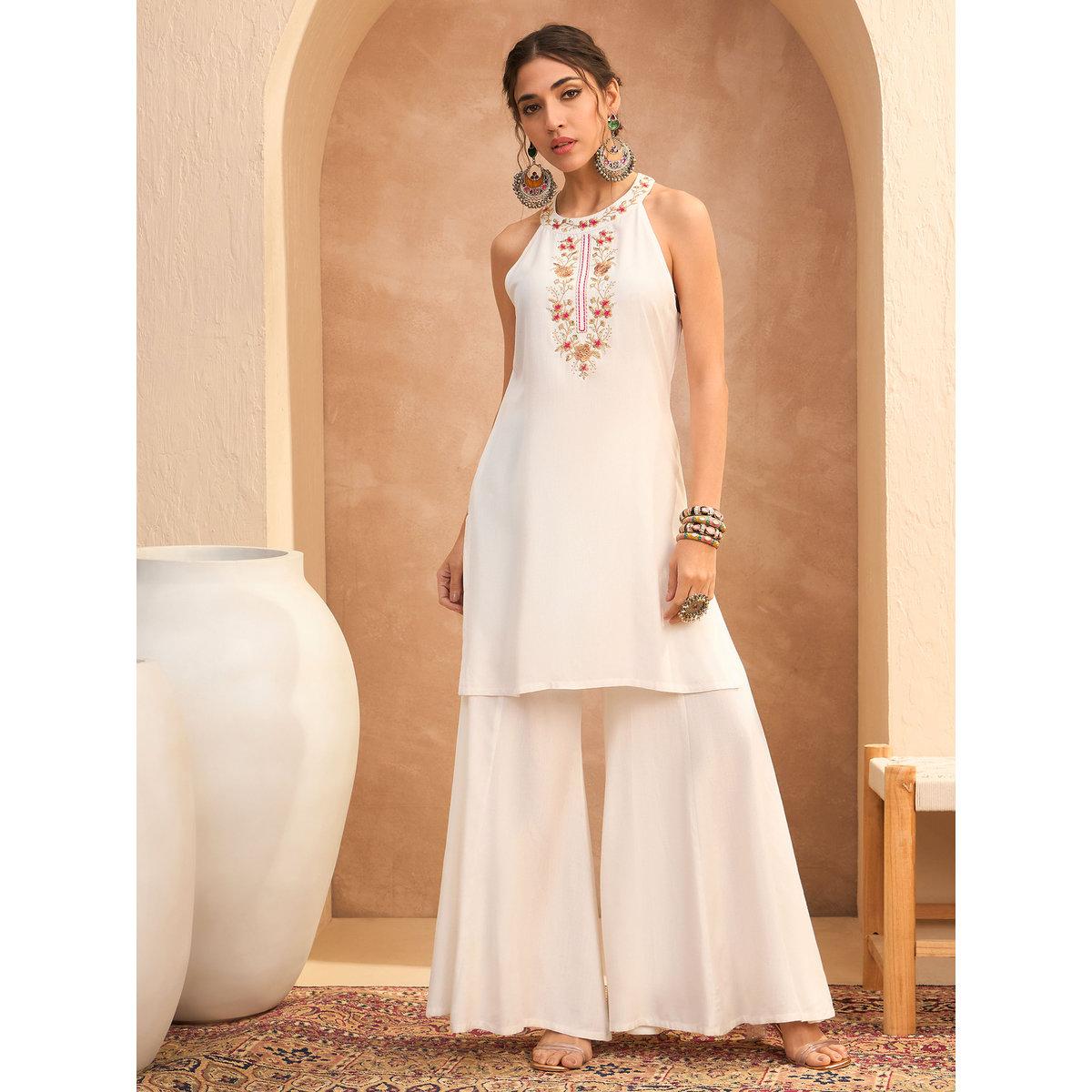 طقم من كورتا بتفاصيل مُطرزة مع بنطال بالازو-women-clothing-ethnicwear-kurtasets-image-1