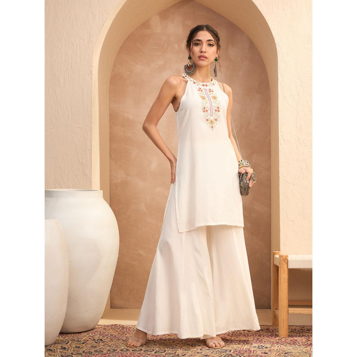 طقم من كورتا بتفاصيل مُطرزة مع بنطال بالازو-women-clothing-ethnicwear-kurtasets-image-2