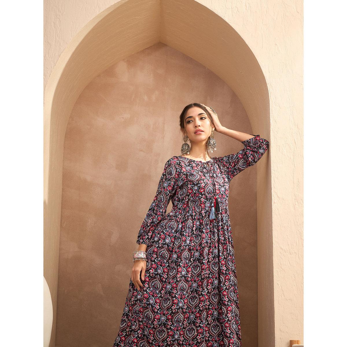 Sassafras Black Floral Gathered Kurta and Pants Set-women-clothing-ethnicwear-kurtasets-image-3