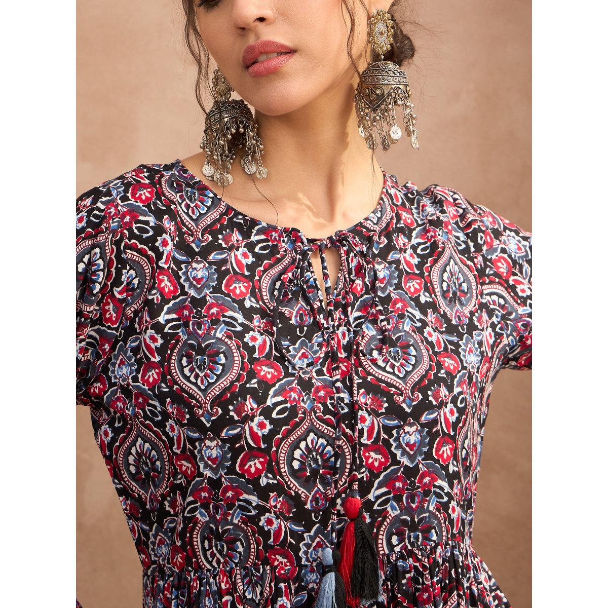 Sassafras Black Floral Gathered Kurta and Pants Set-women-clothing-ethnicwear-kurtasets-image-5