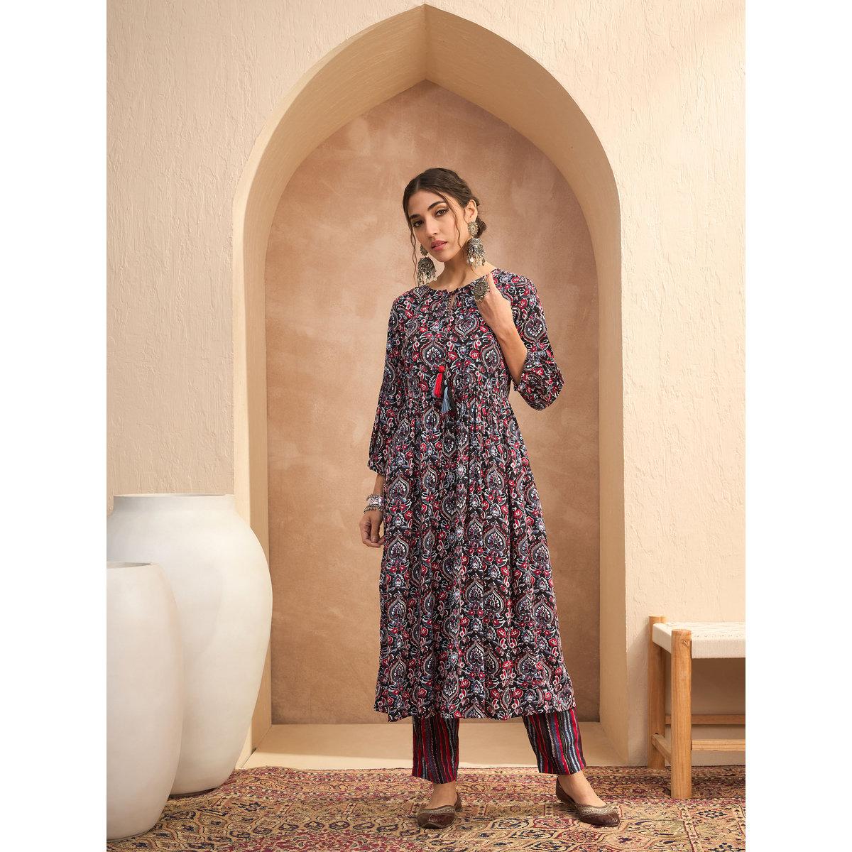 Sassafras Black Floral Gathered Kurta and Pants Set-women-clothing-ethnicwear-kurtasets-image-6