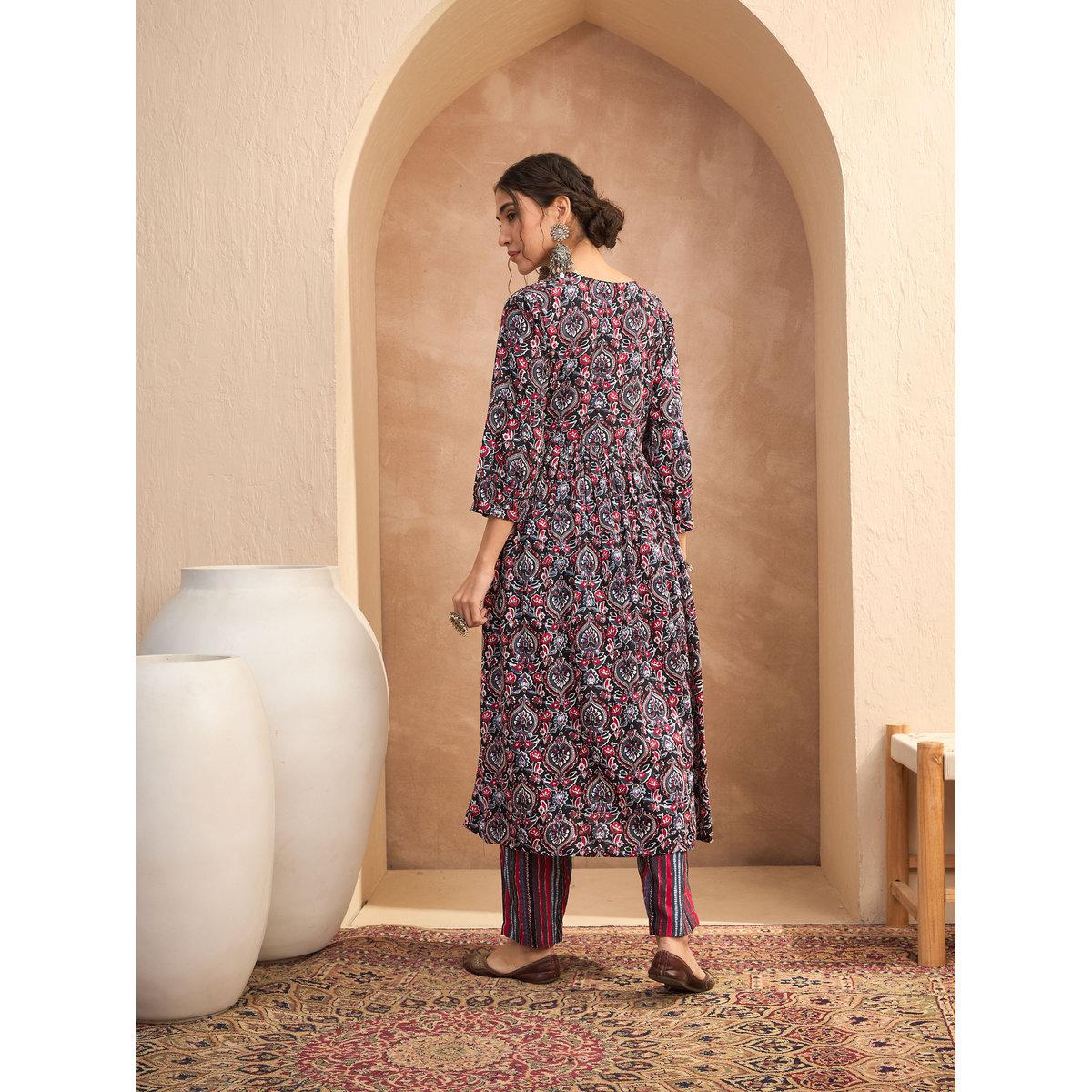Sassafras Black Floral Gathered Kurta and Pants Set-women-clothing-ethnicwear-kurtasets-image-7