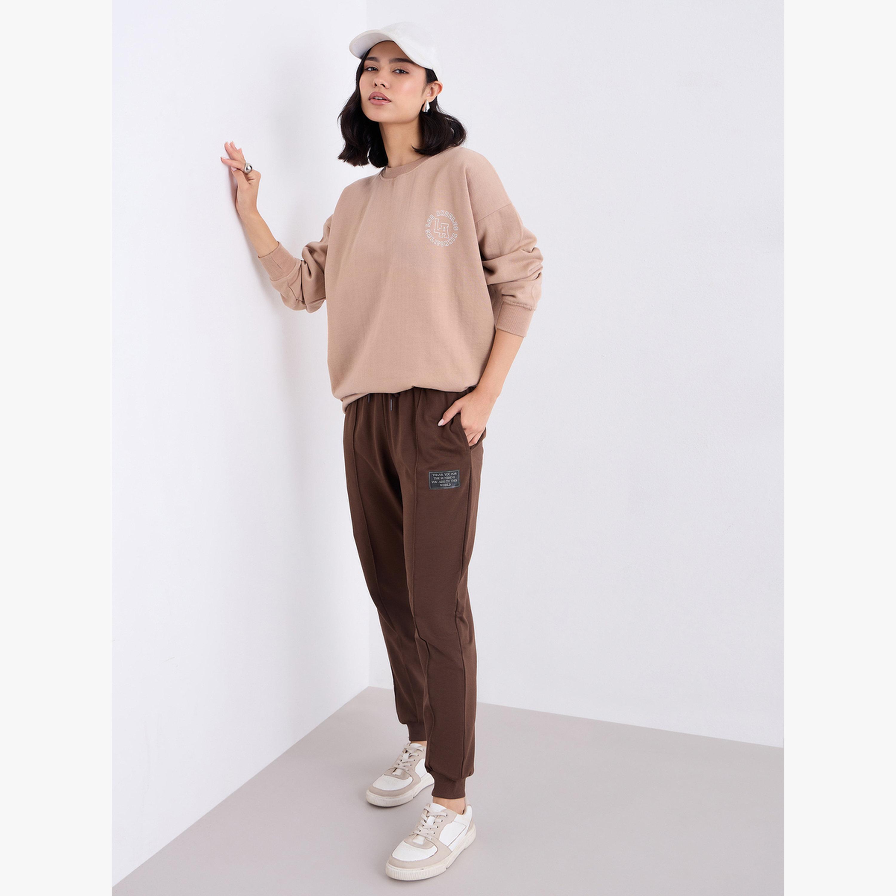 بنطال جوغر بقصة مريحة-women-clothing-bottoms-joggers-image-2
