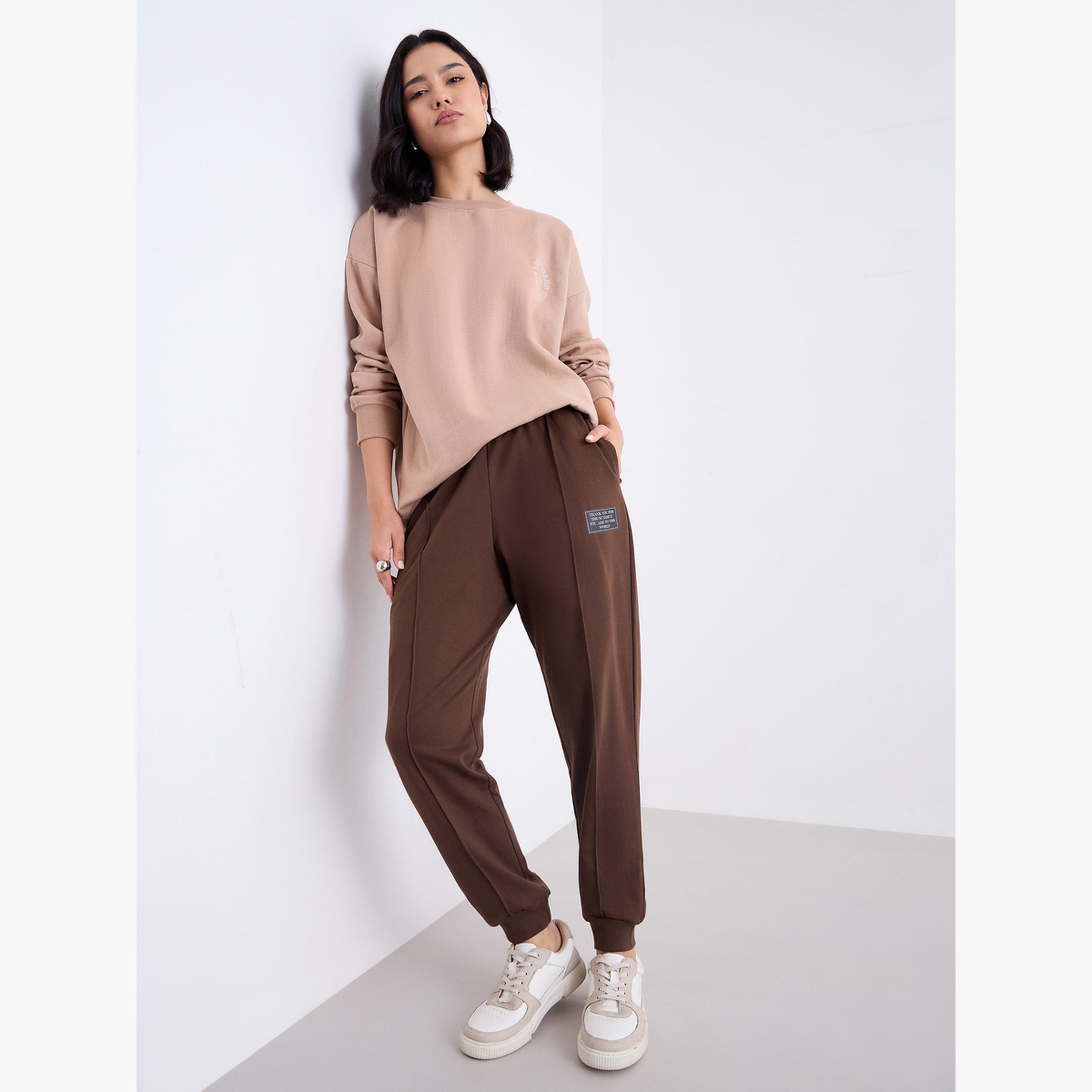 بنطال جوغر بقصة مريحة-women-clothing-bottoms-joggers-image-3
