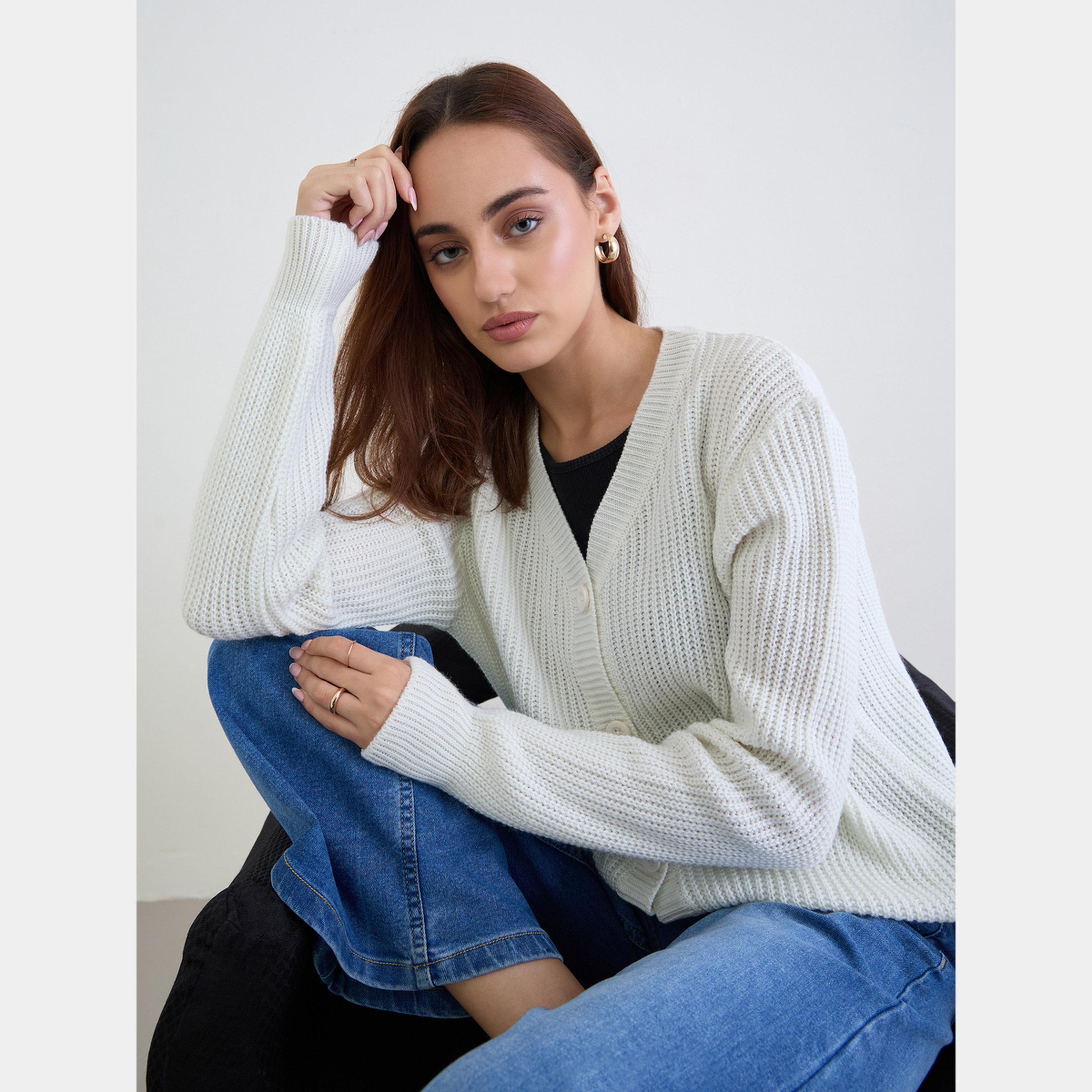 ستايلي - كارديجان نسائي محبوك بأكمام طويلة ورقبة حرف V لون اوف وايت-women-winterwear-cardigansandjumpers-cardigans-image-3