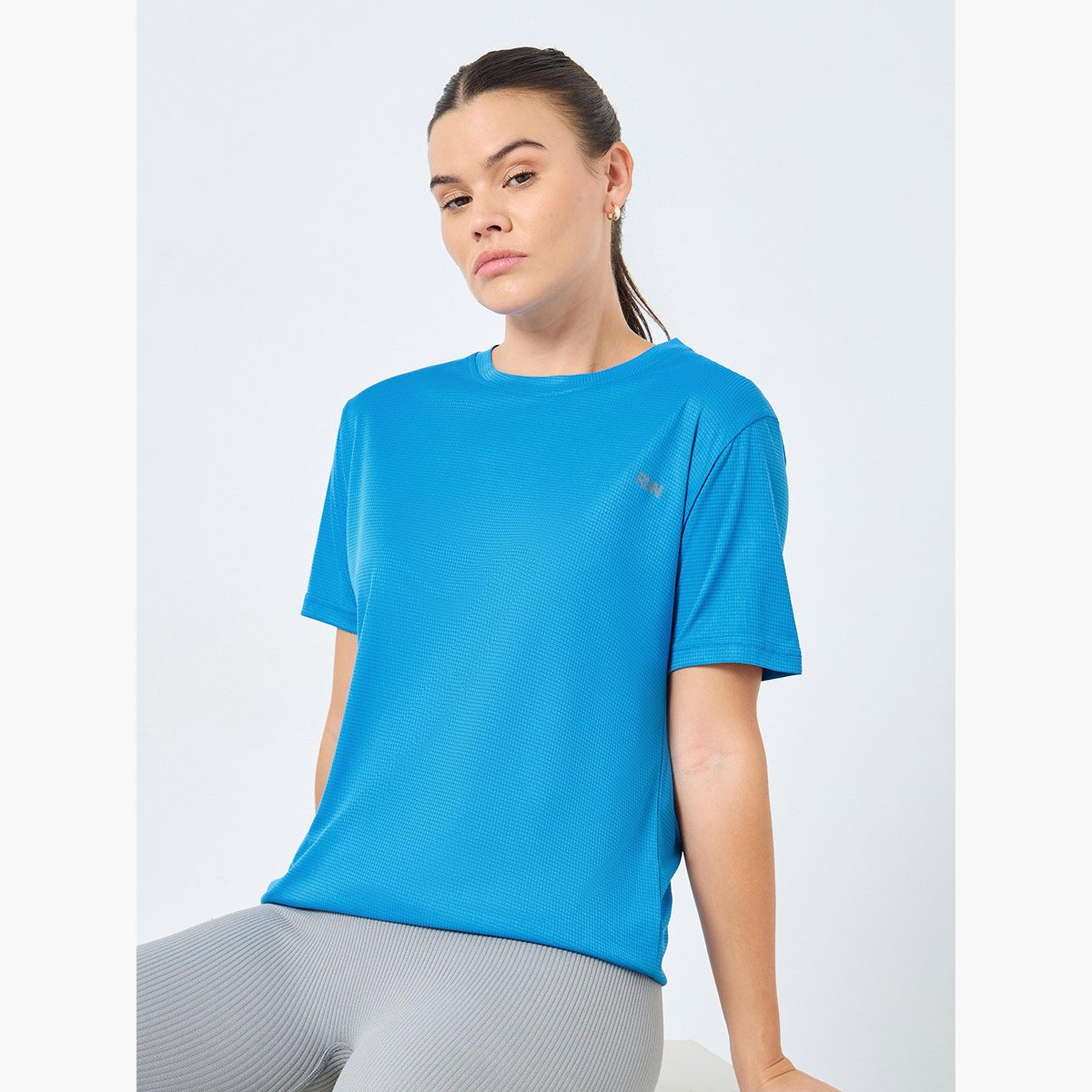 ستايلي - بلوزة أساسية بأكمام قصيرة مع نص عاكس-women-clothing-sportswearandactivewear-tshirtsandvests-image-6
