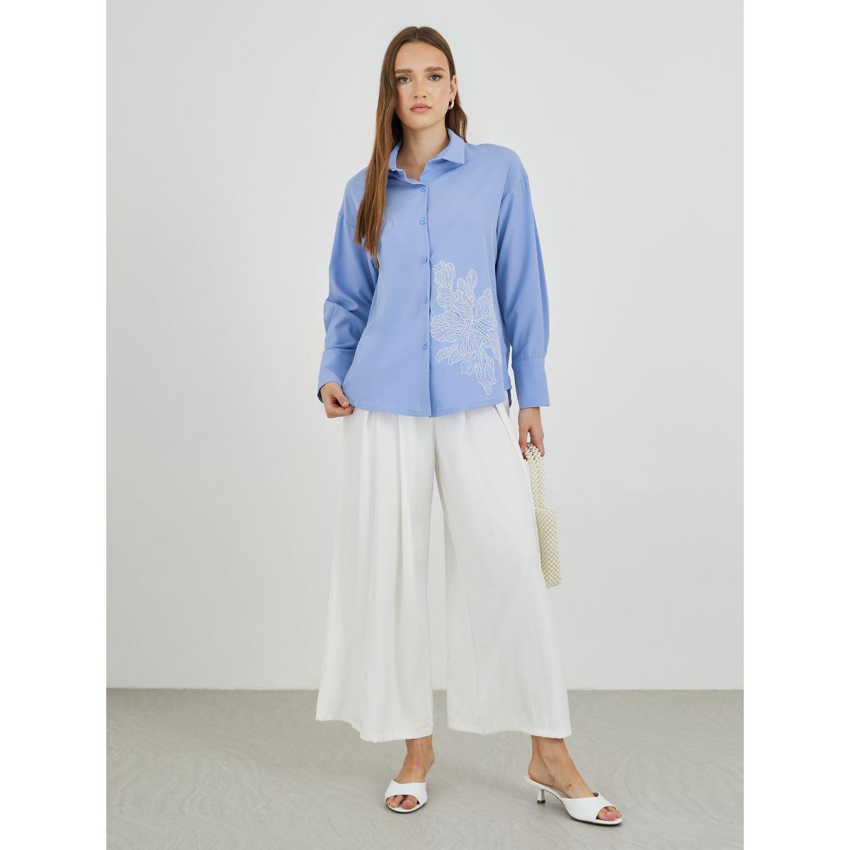 بلوزة فضفاضة بتفاصيل ُزهور مُطرزة-women-clothing-shirtsandblouses-shirts-image-2