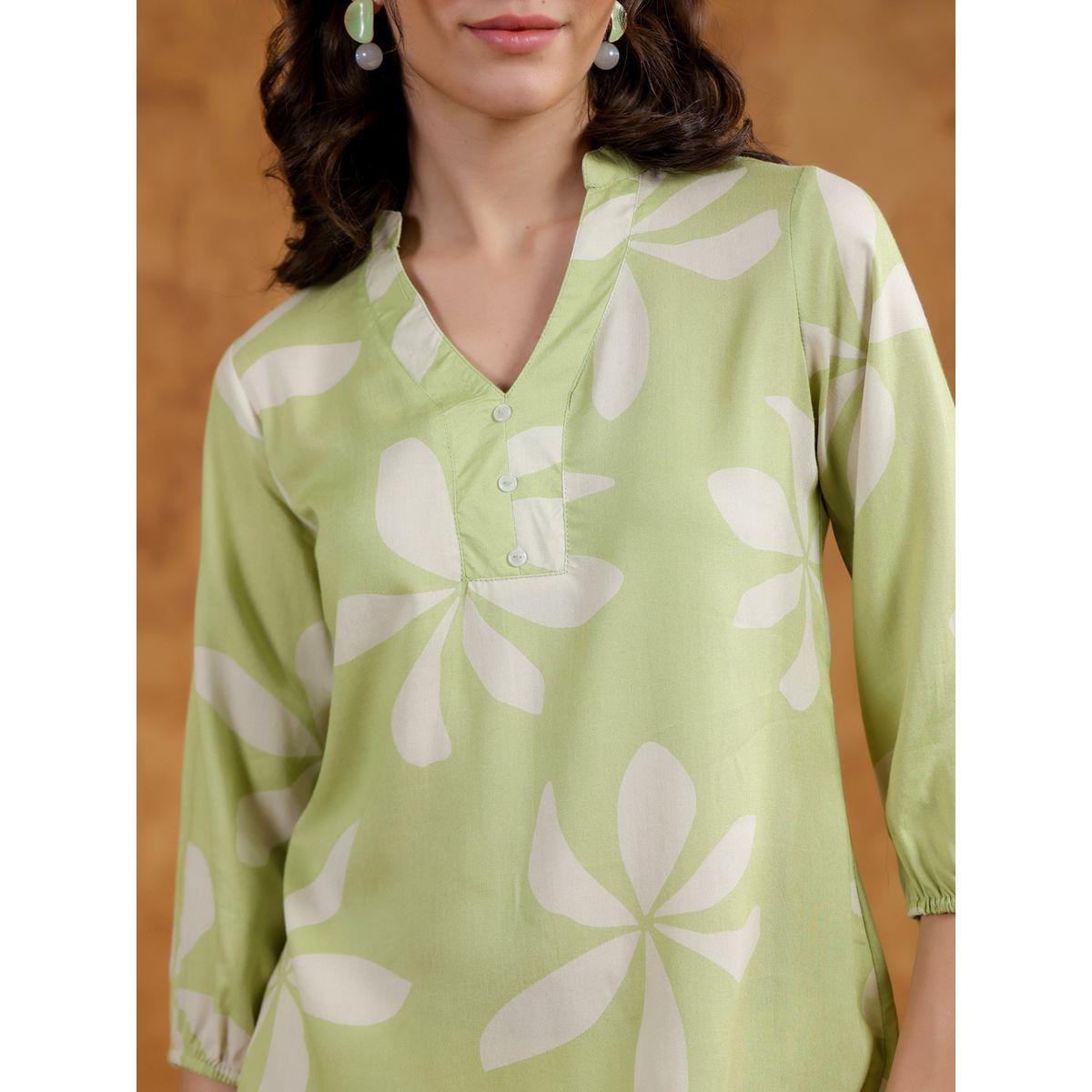 طقم منسق من بنطال وبلوزة بطبعة زهور-women-clothing-coordsets-image-4