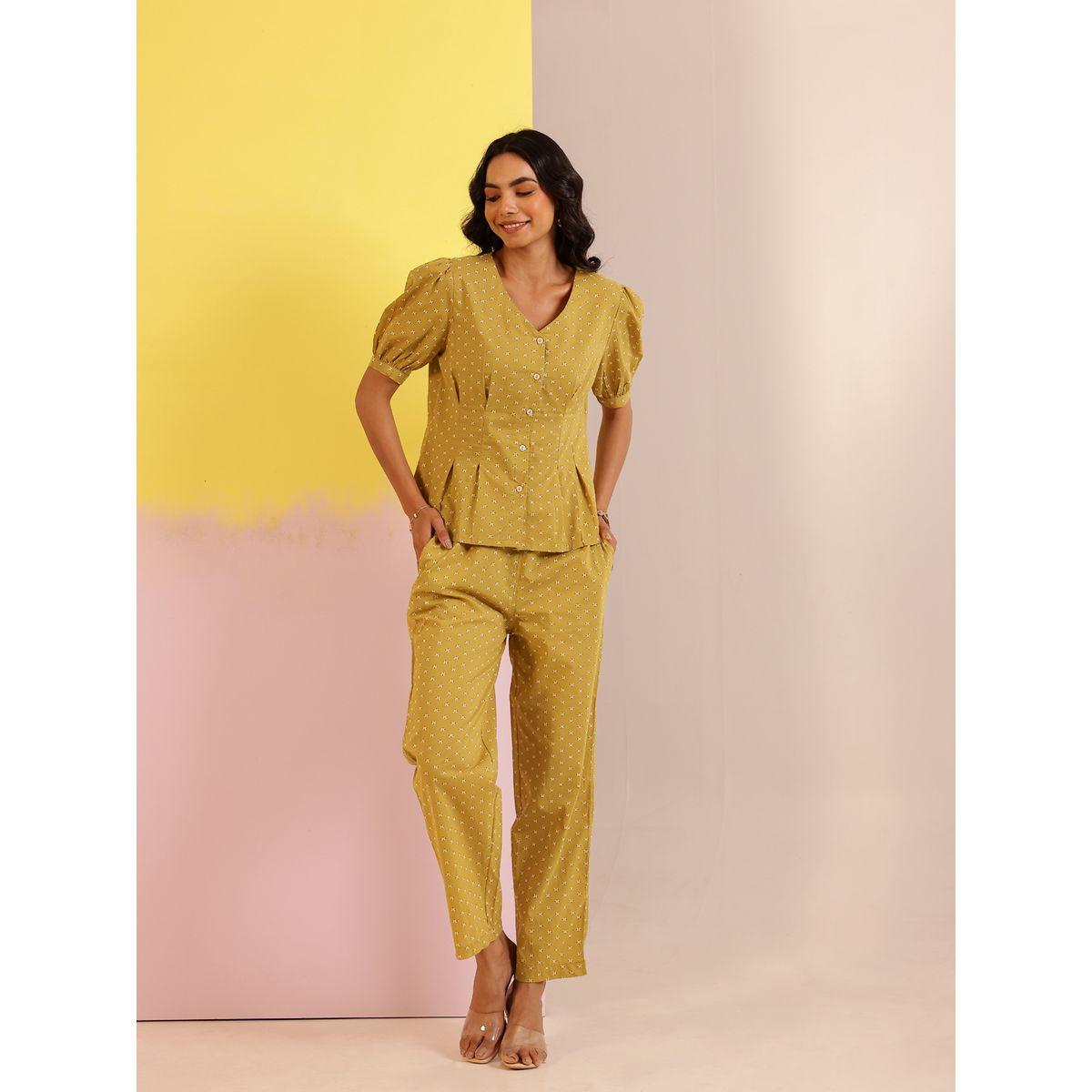 طقم منسق من بنطال وبلوزة بطبعة نقاط بولكا-women-clothing-coordsets-image-1