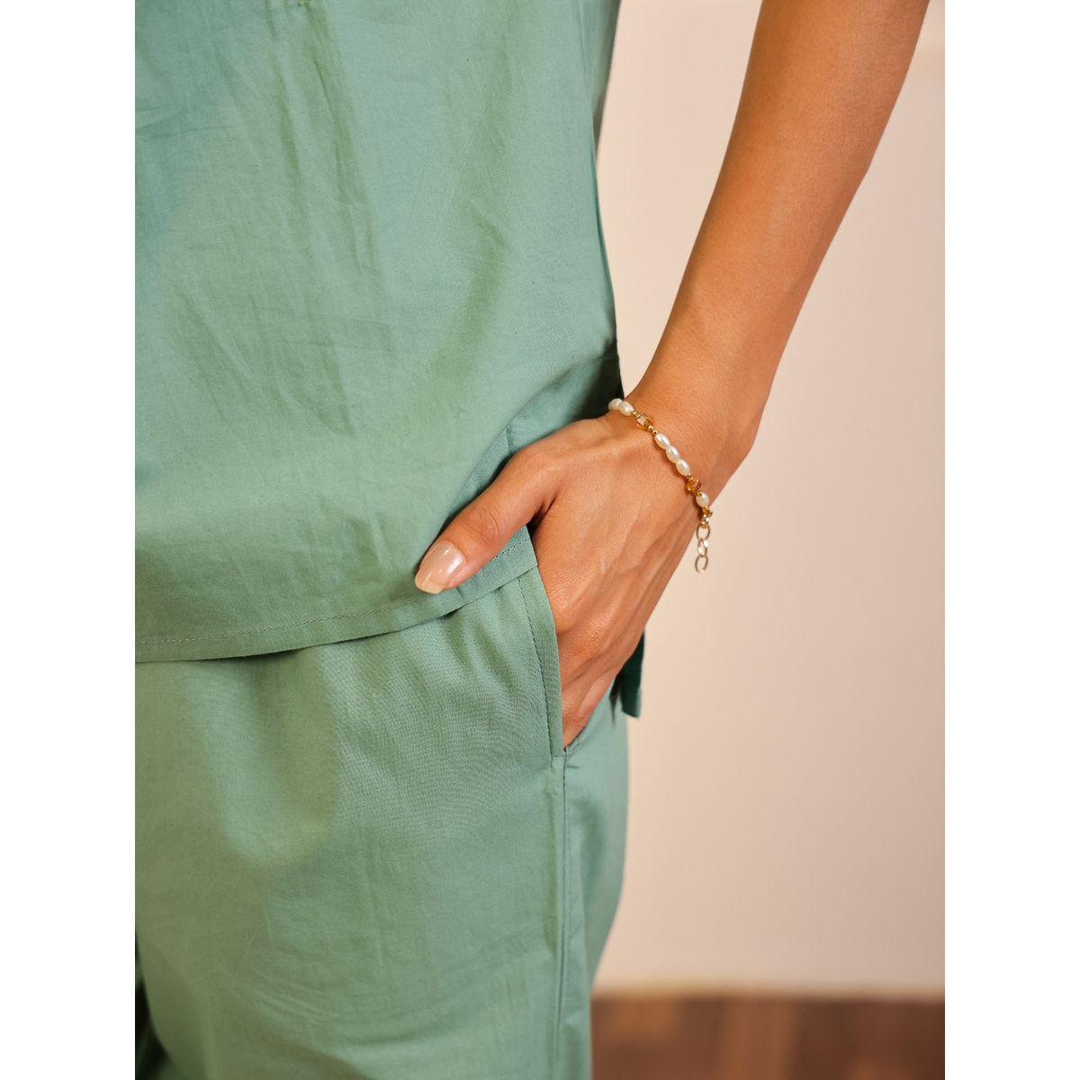 طقم بيجاما من بنطال وبلوزة بياقة وتفاصيل مُطرّزة-women-clothing-nightwear-pyjamas-longsets-image-7
