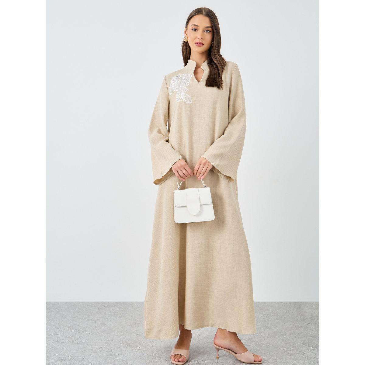 أميرة x ستايلي جلابية بتفاصيل ياقة مزينة بادنتيل زهرة-women-arabicclothing-jalabiyas-image-4