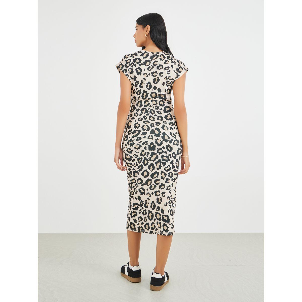 فستان طويل بديكون بطبعة ليوبارد وياقة دائرية-women-clothing-dresses-image-5