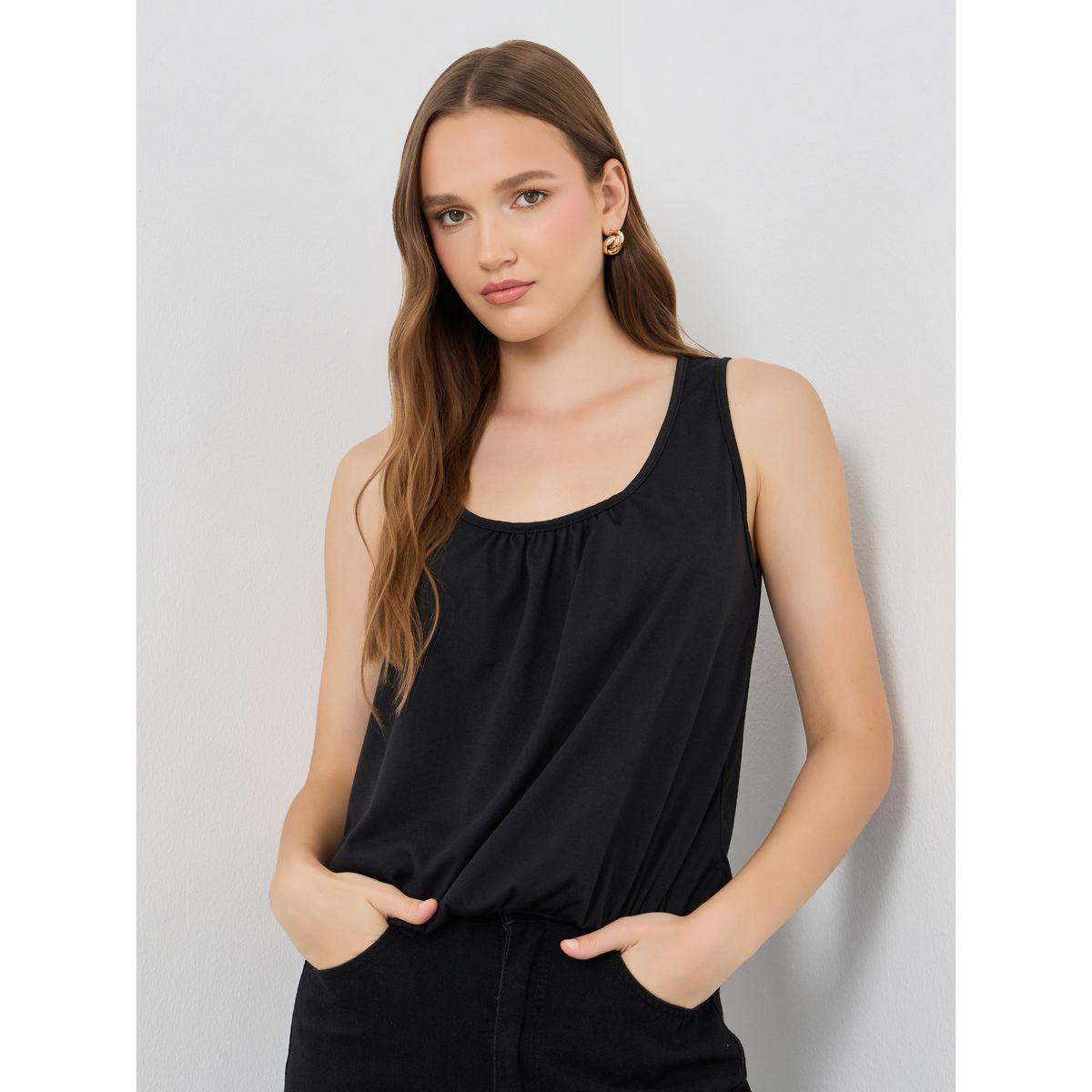 بلوزة سادة بلا أكمام وتفاصيل مزمومة-women-clothing-tshirts-image-1