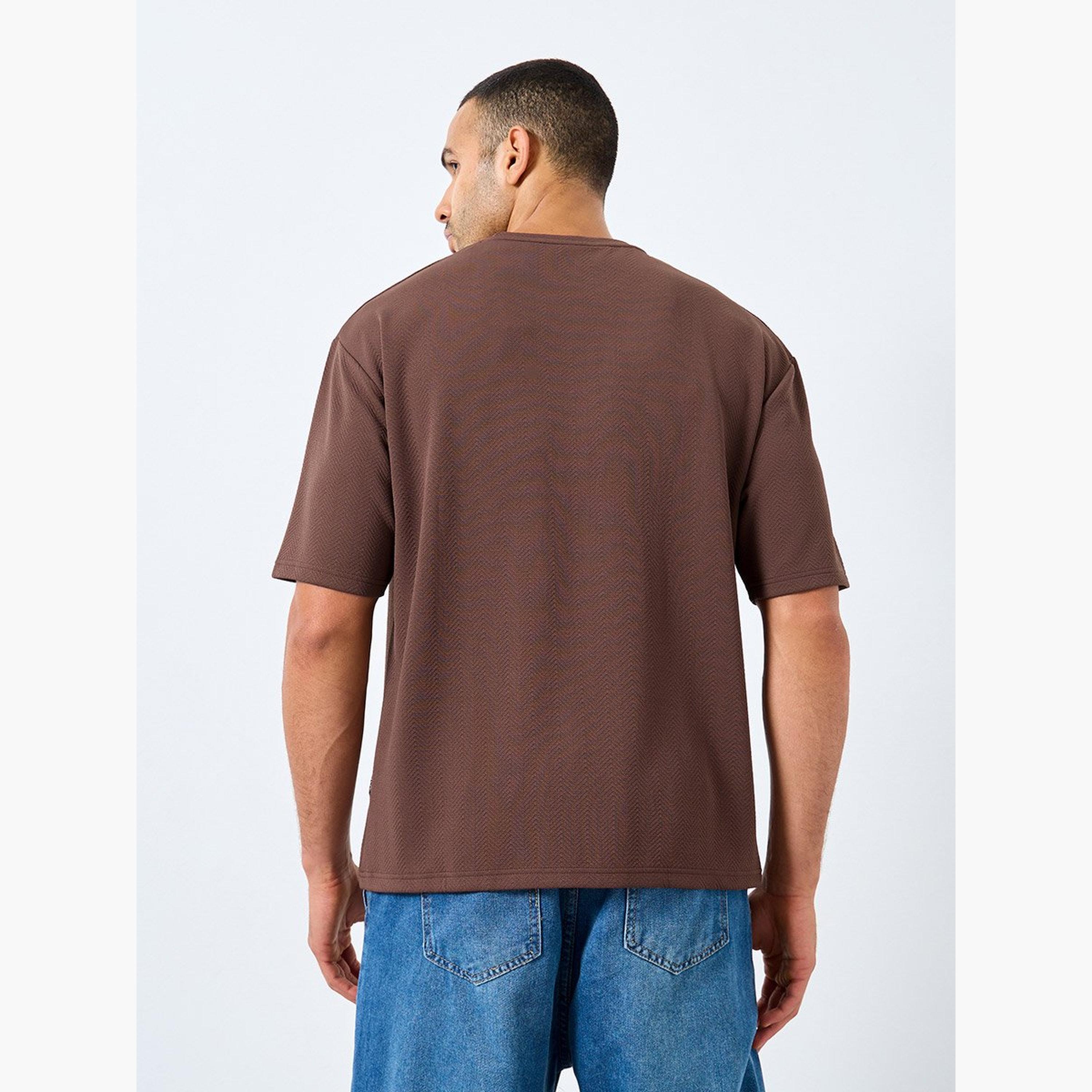 Styli Men Oversized Textured Badge Detail T-Shirt-men-clothing-tshirtsandpolos-tshirts-image-4