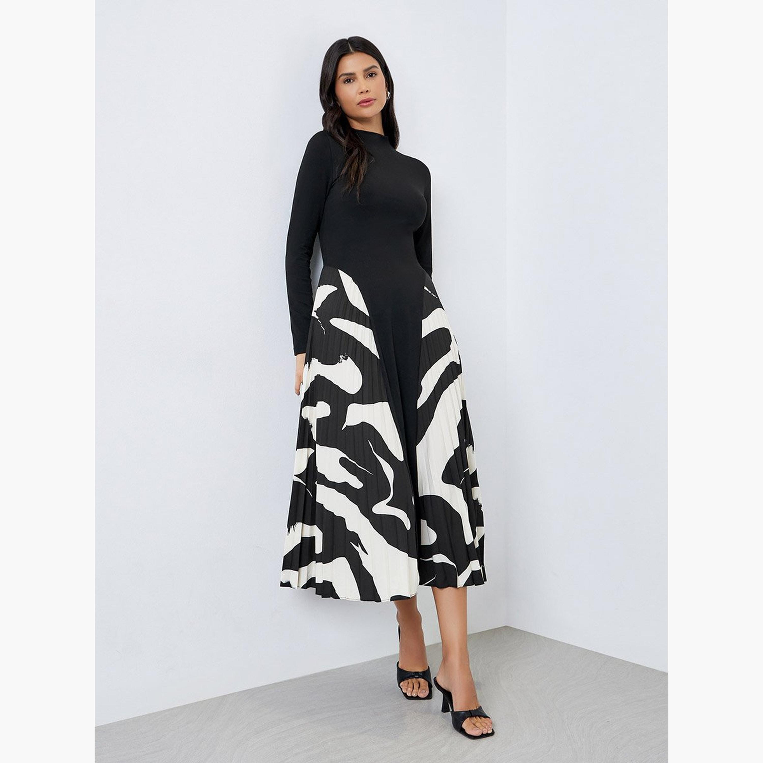 ستايلي - فستان ميدي أسود بطبعة تجريدية مطوية-women-clothing-dresses-image-2