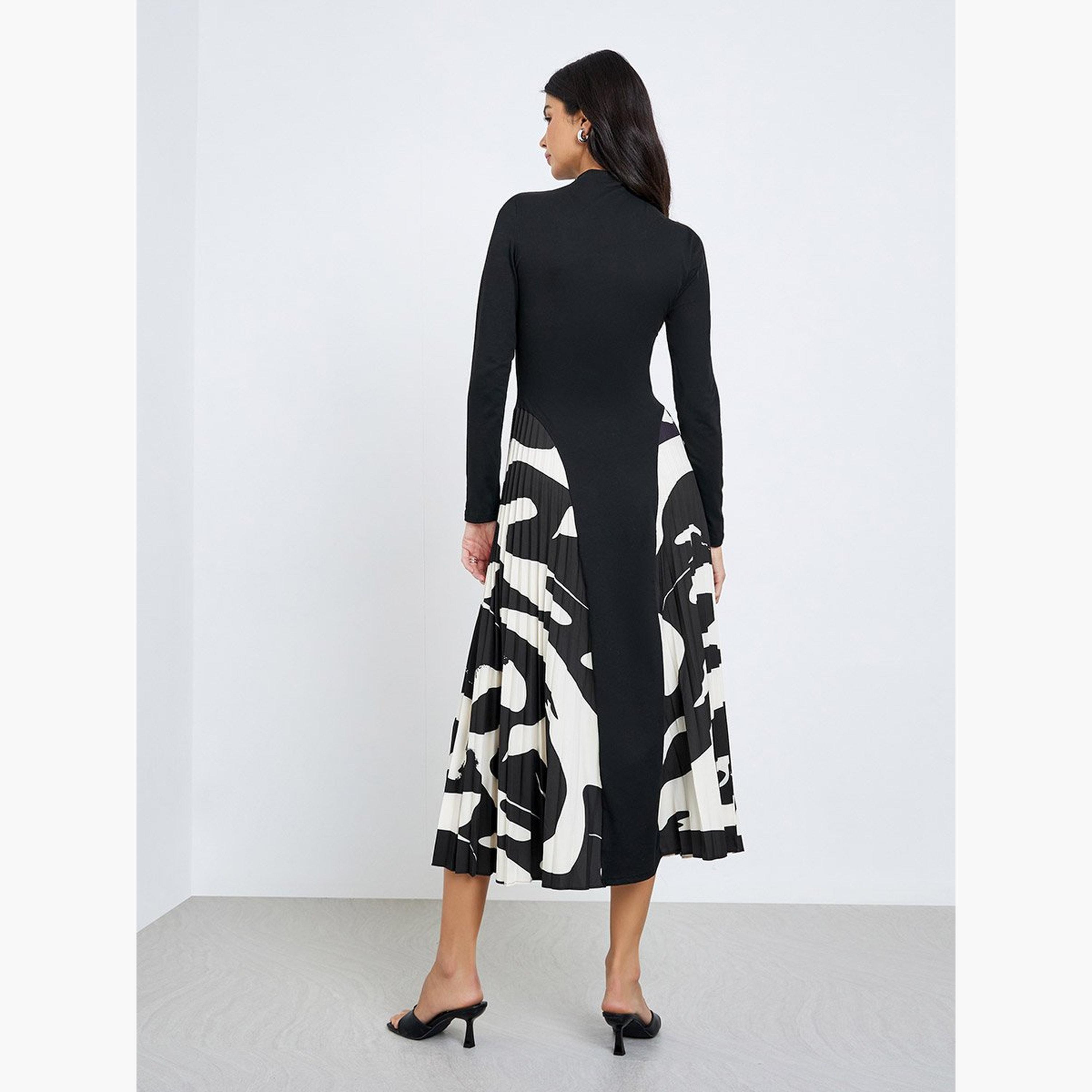ستايلي - فستان ميدي أسود بطبعة تجريدية مطوية-women-clothing-dresses-image-4