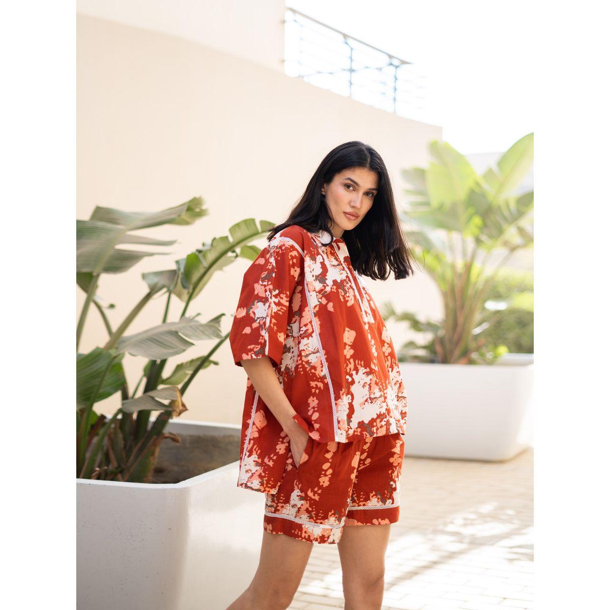 طقم بيجاما من شورت وبلوزة بطبعات-women-clothing-nightwear-pyjamas-shortsets-image-3