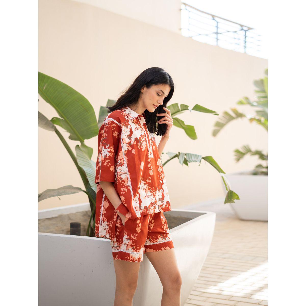 طقم بيجاما من شورت وبلوزة بطبعات-women-clothing-nightwear-pyjamas-shortsets-image-5