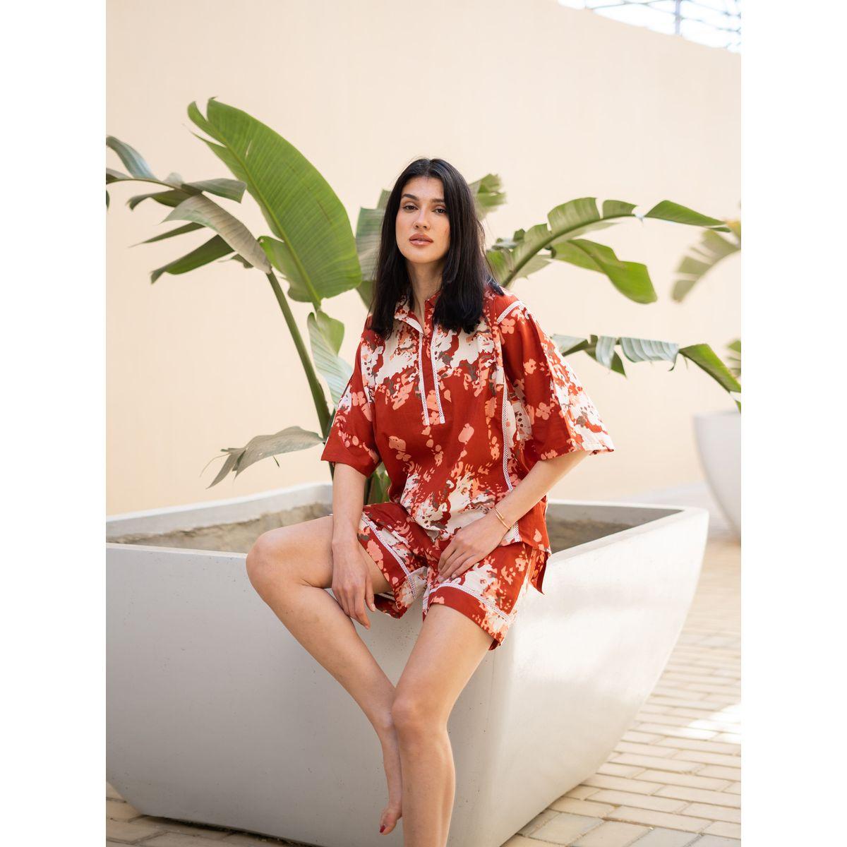 طقم بيجاما من شورت وبلوزة بطبعات-women-clothing-nightwear-pyjamas-shortsets-image-7