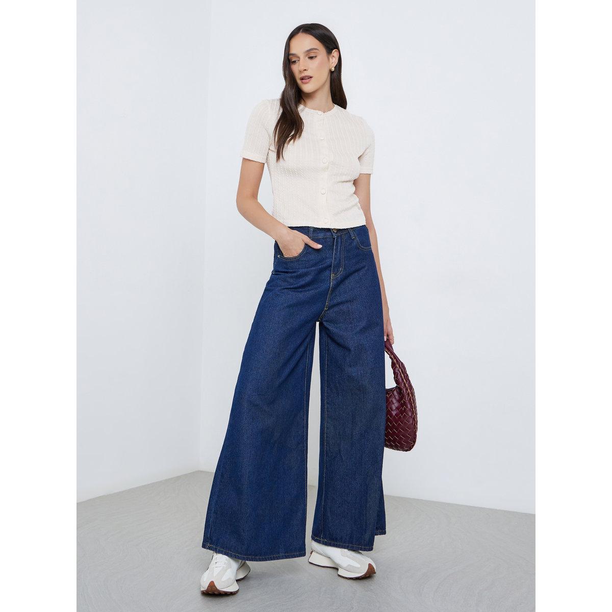 بلوزة بتفاصيل بارزة الملمس مع أزرار-women-clothing-tshirts-image-2