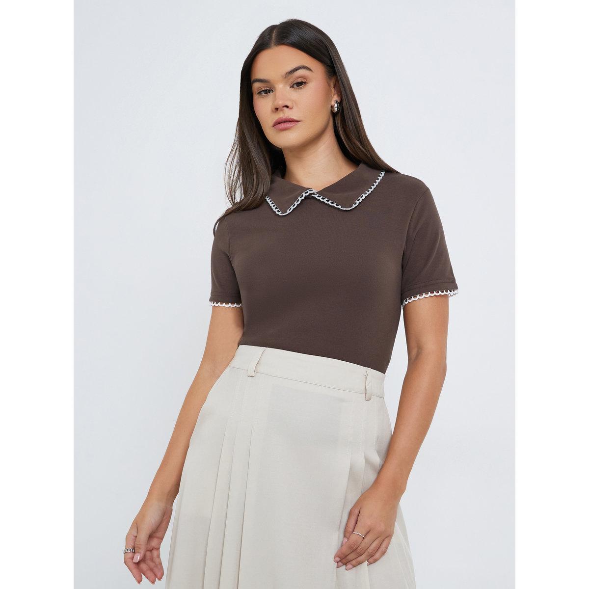 بلوزة محبوكة بتفاصيل ياقة مُتباينة-women-clothing-tshirts-image-1
