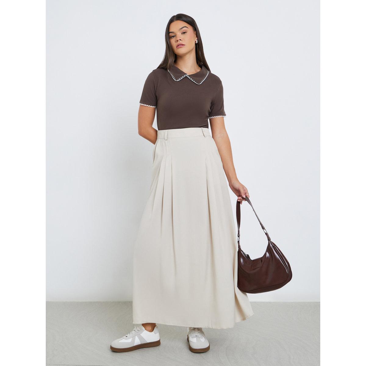 بلوزة محبوكة بتفاصيل ياقة مُتباينة-women-clothing-tshirts-image-2