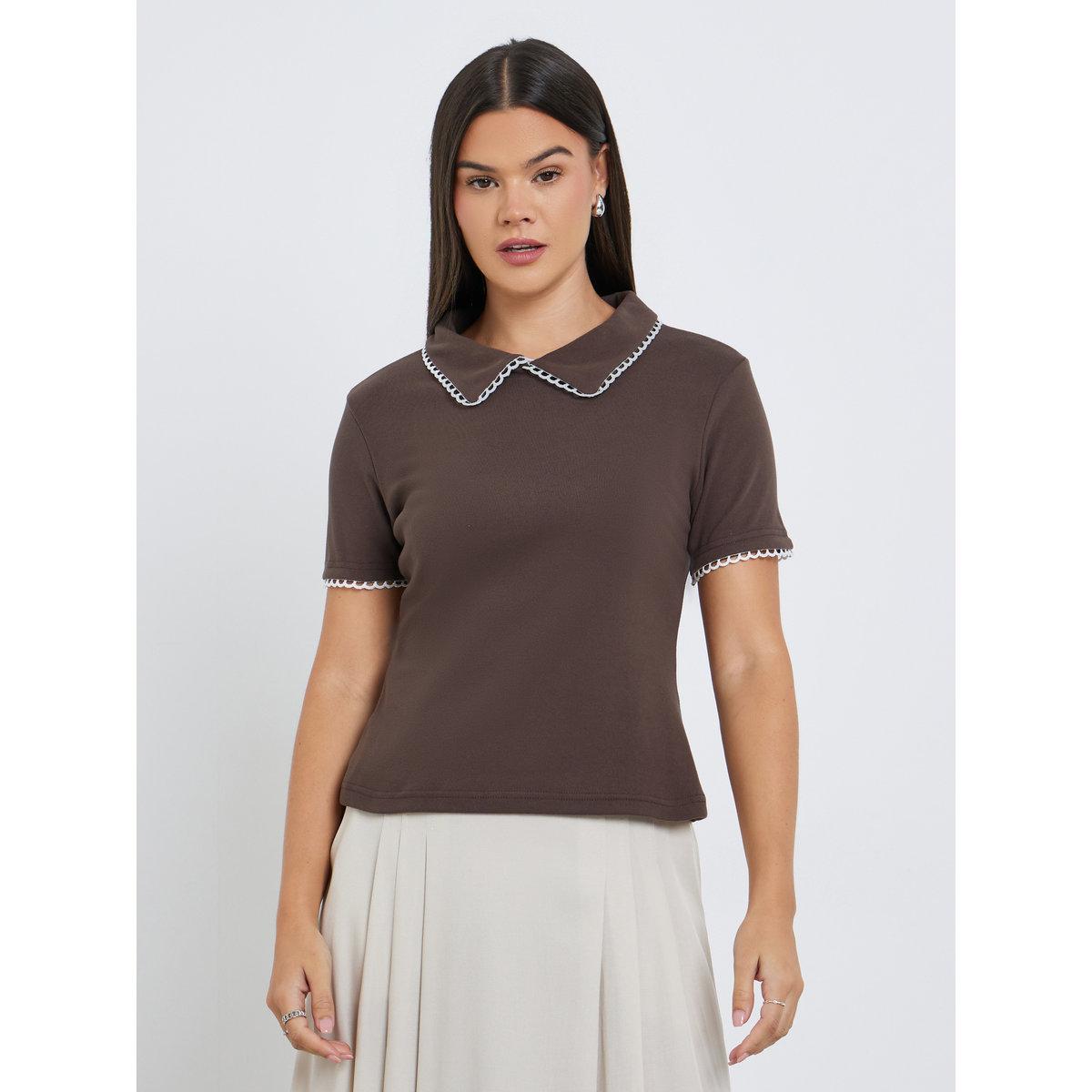 بلوزة محبوكة بتفاصيل ياقة مُتباينة-women-clothing-tshirts-image-3