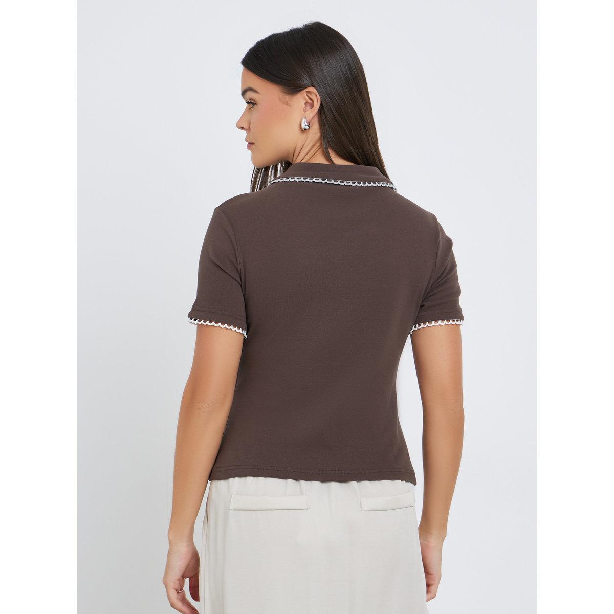 بلوزة محبوكة بتفاصيل ياقة مُتباينة-women-clothing-tshirts-image-5