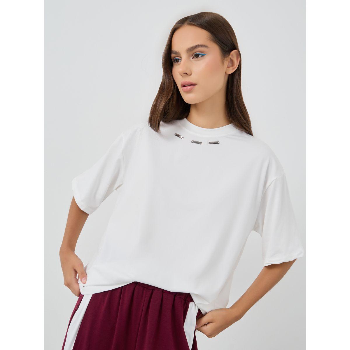 Styli Embellished Neck Oversized T-Shirt-women-clothing-tshirts-image-3