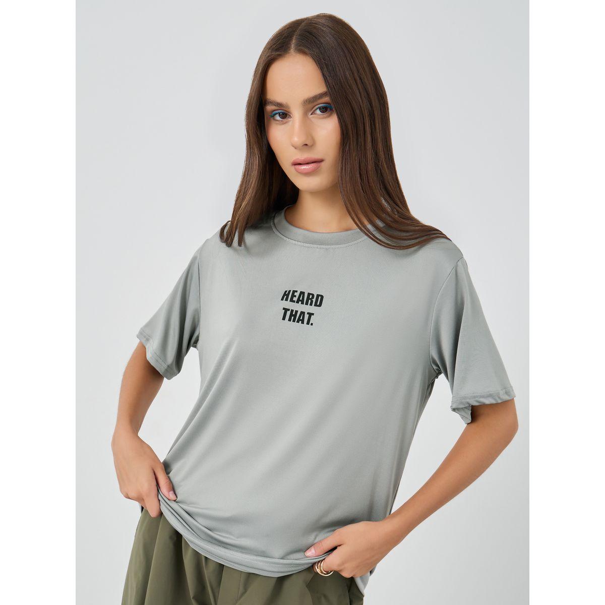 تيشيرت بقصة عادية وطبعة كتابة-women-clothing-tshirts-image-1